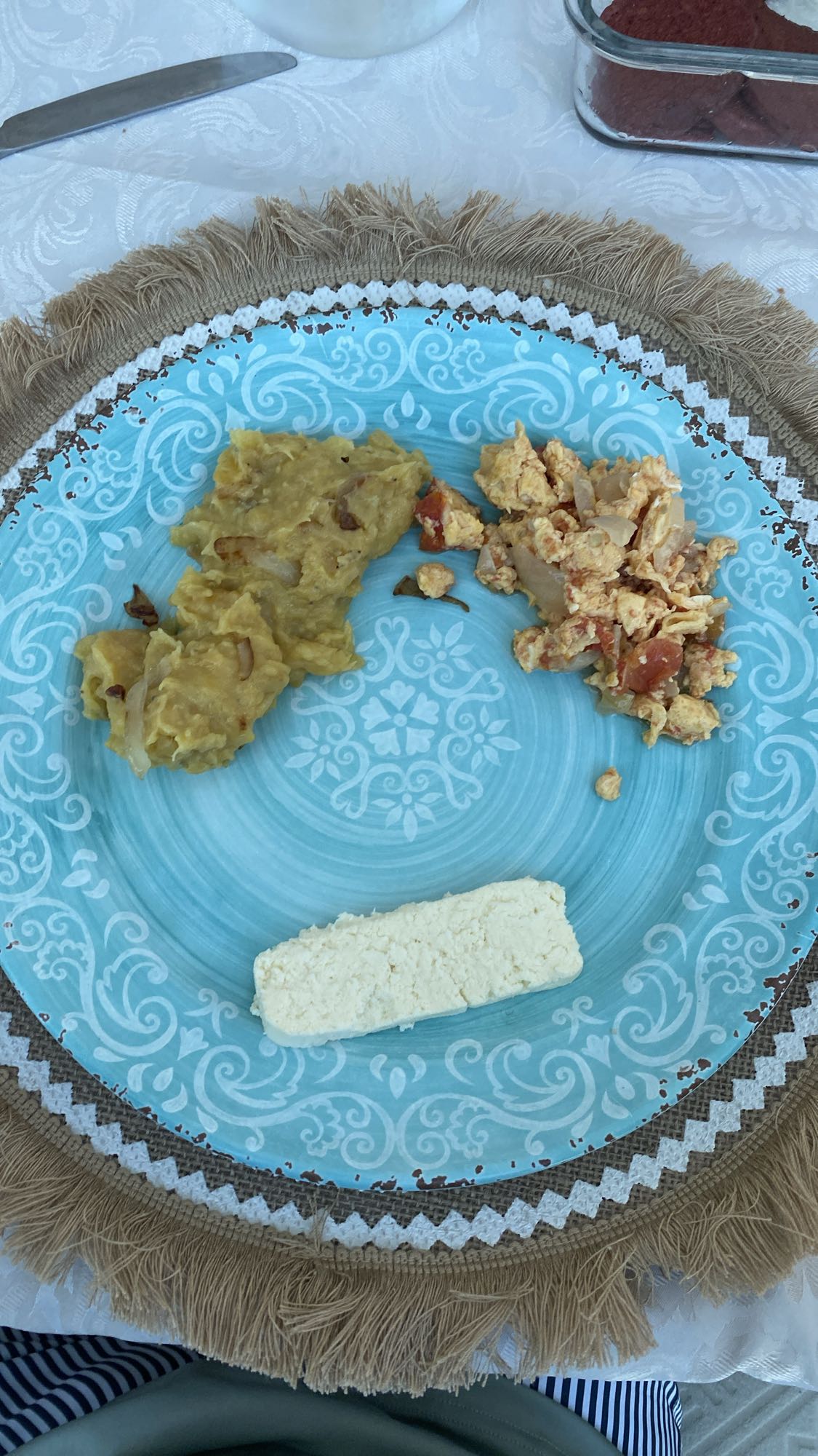 huevos con mangú y queso