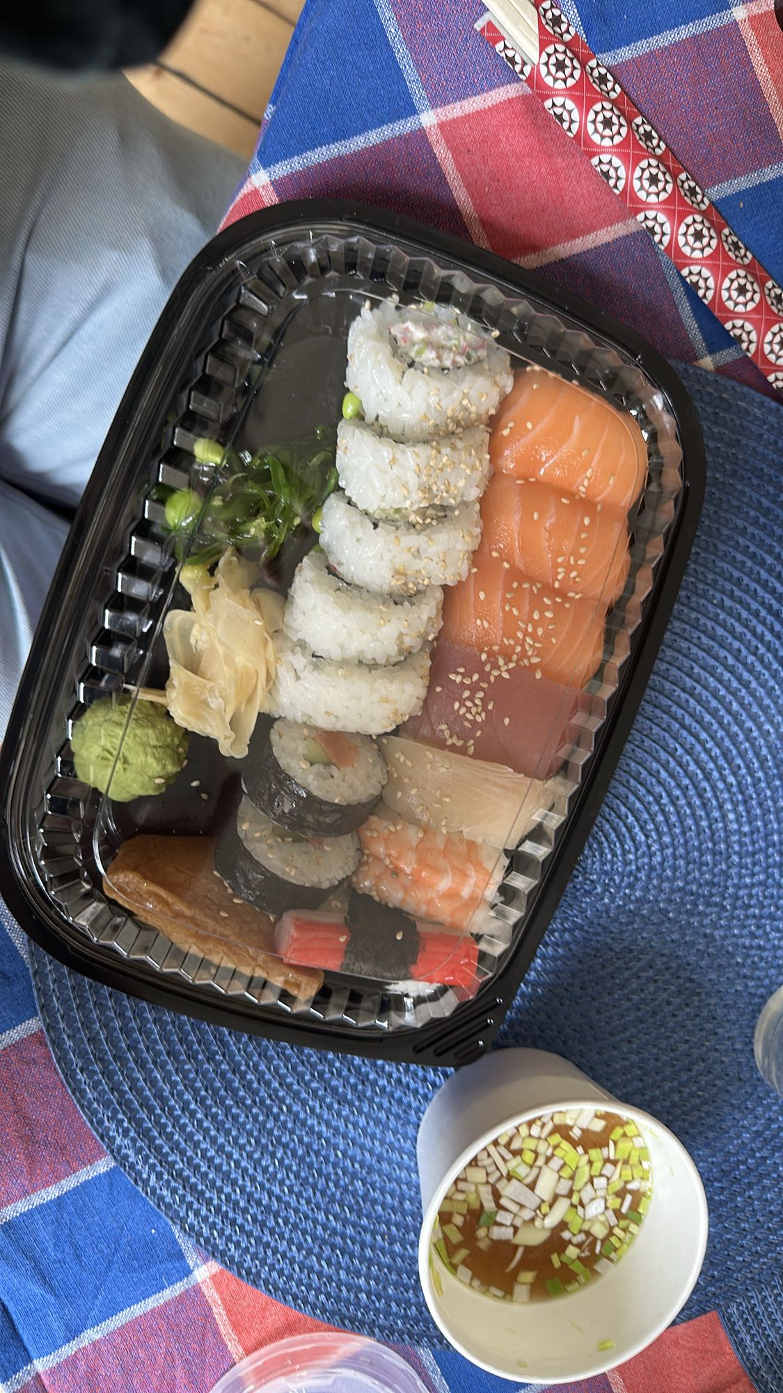Sushilåda med misosoppa