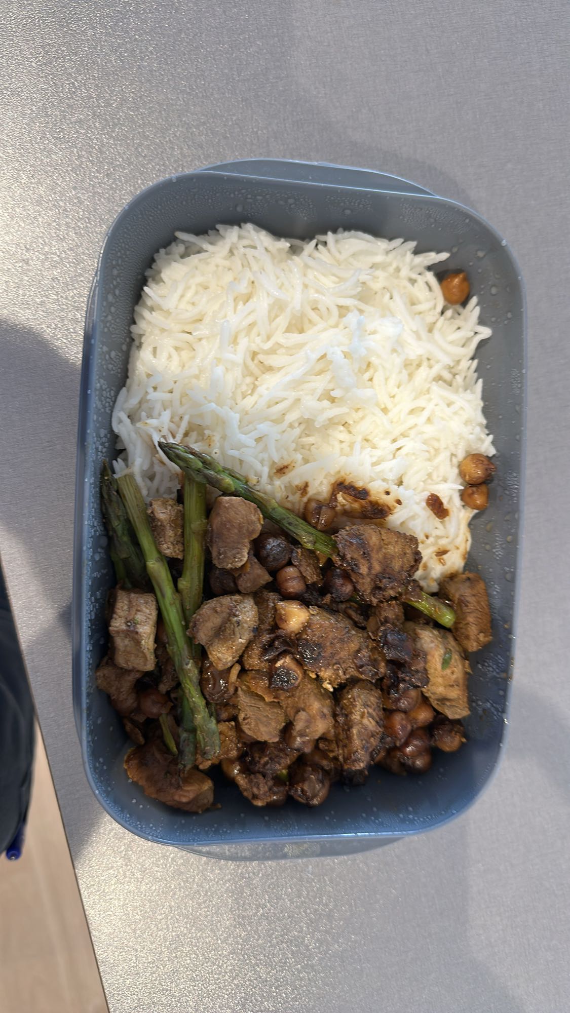 Ris med kött och kikärtor