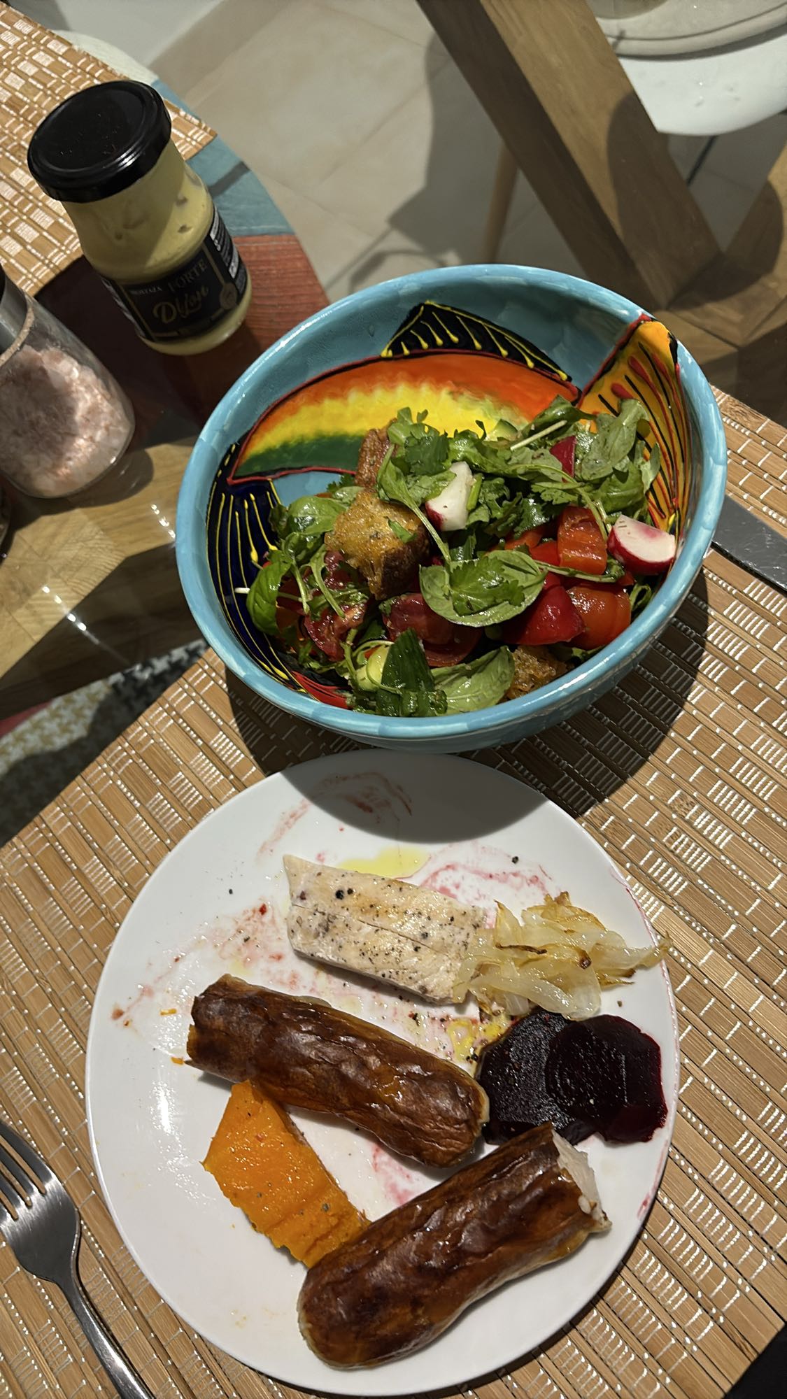 Salad with Sausage and Grilled Chicken Plate