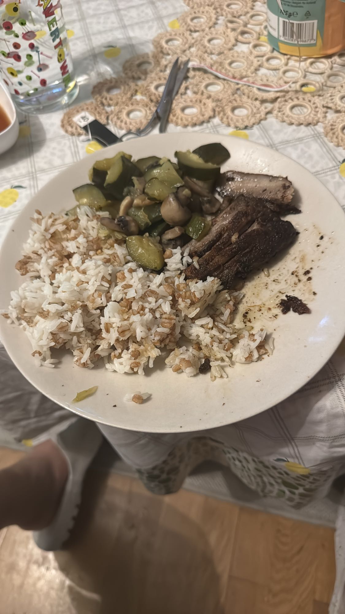 Ris med revben och grönt