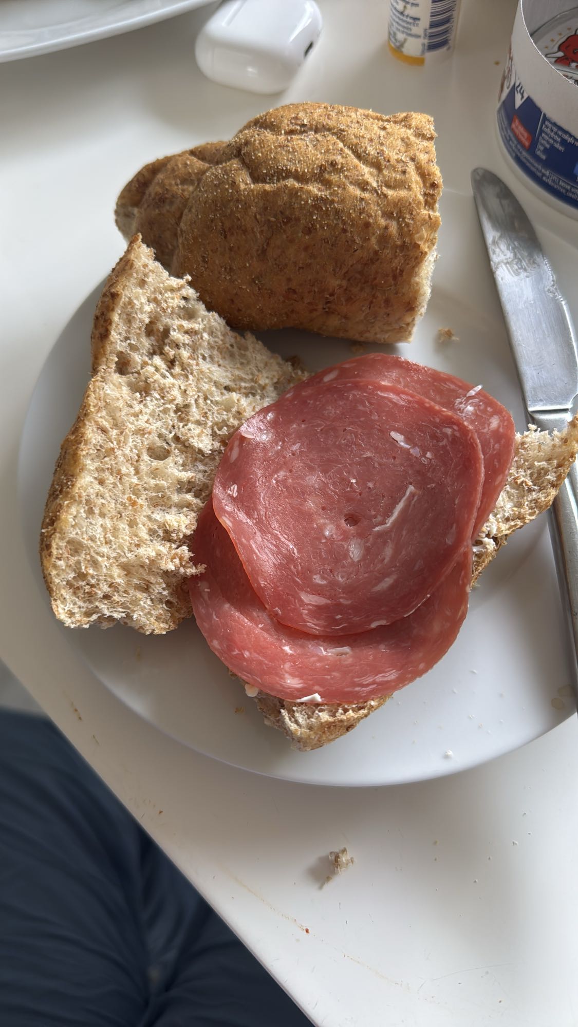Broodje met salami