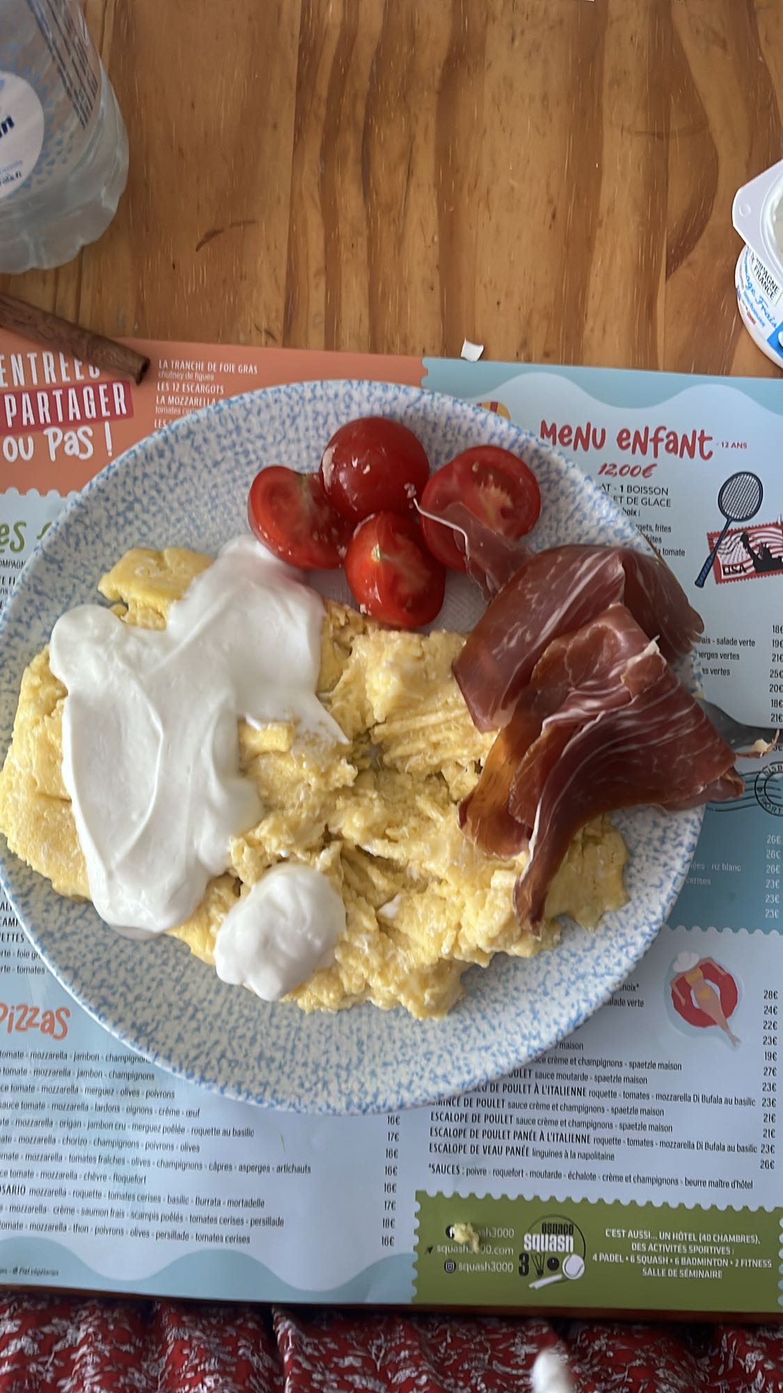 Oeufs brouillés jambon