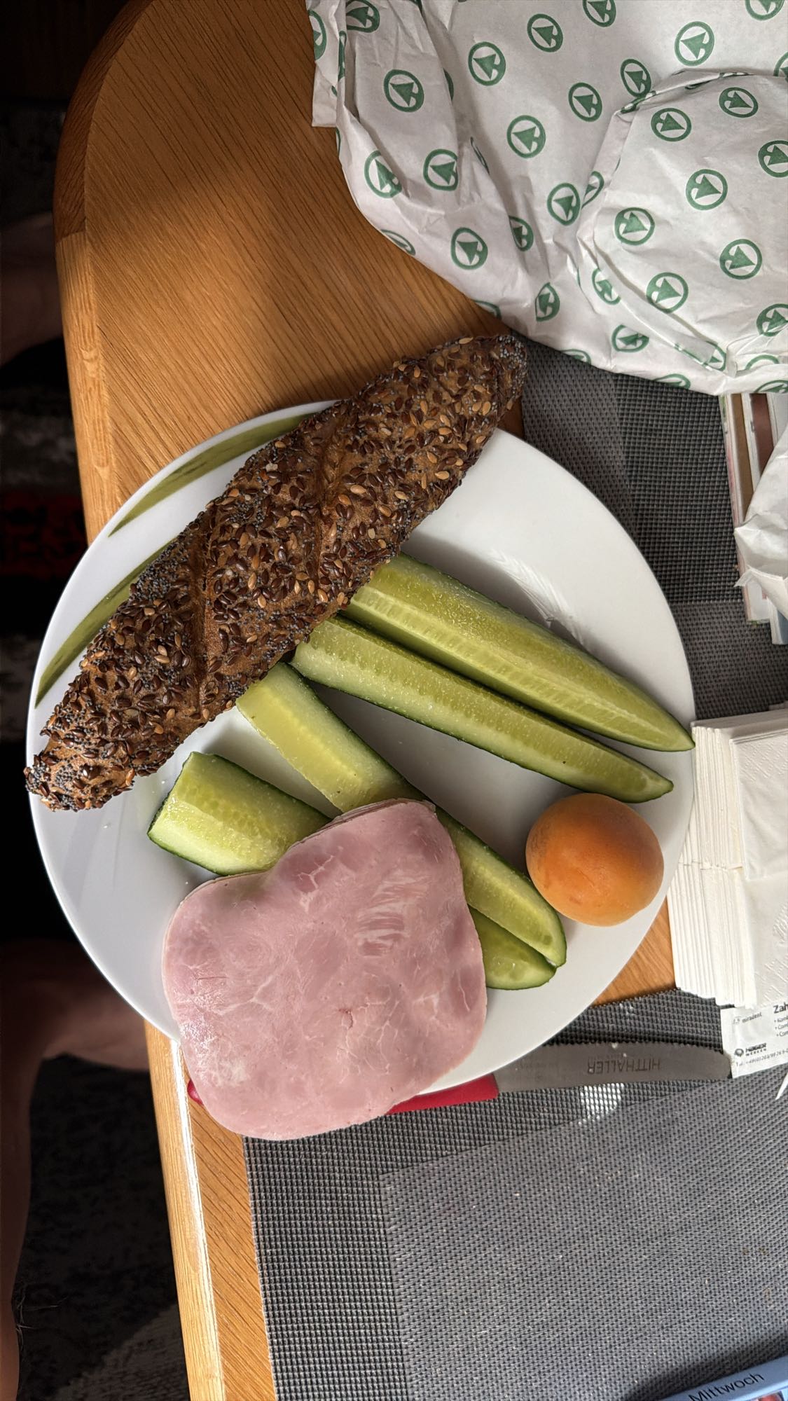 Körnerbrötchen Teller