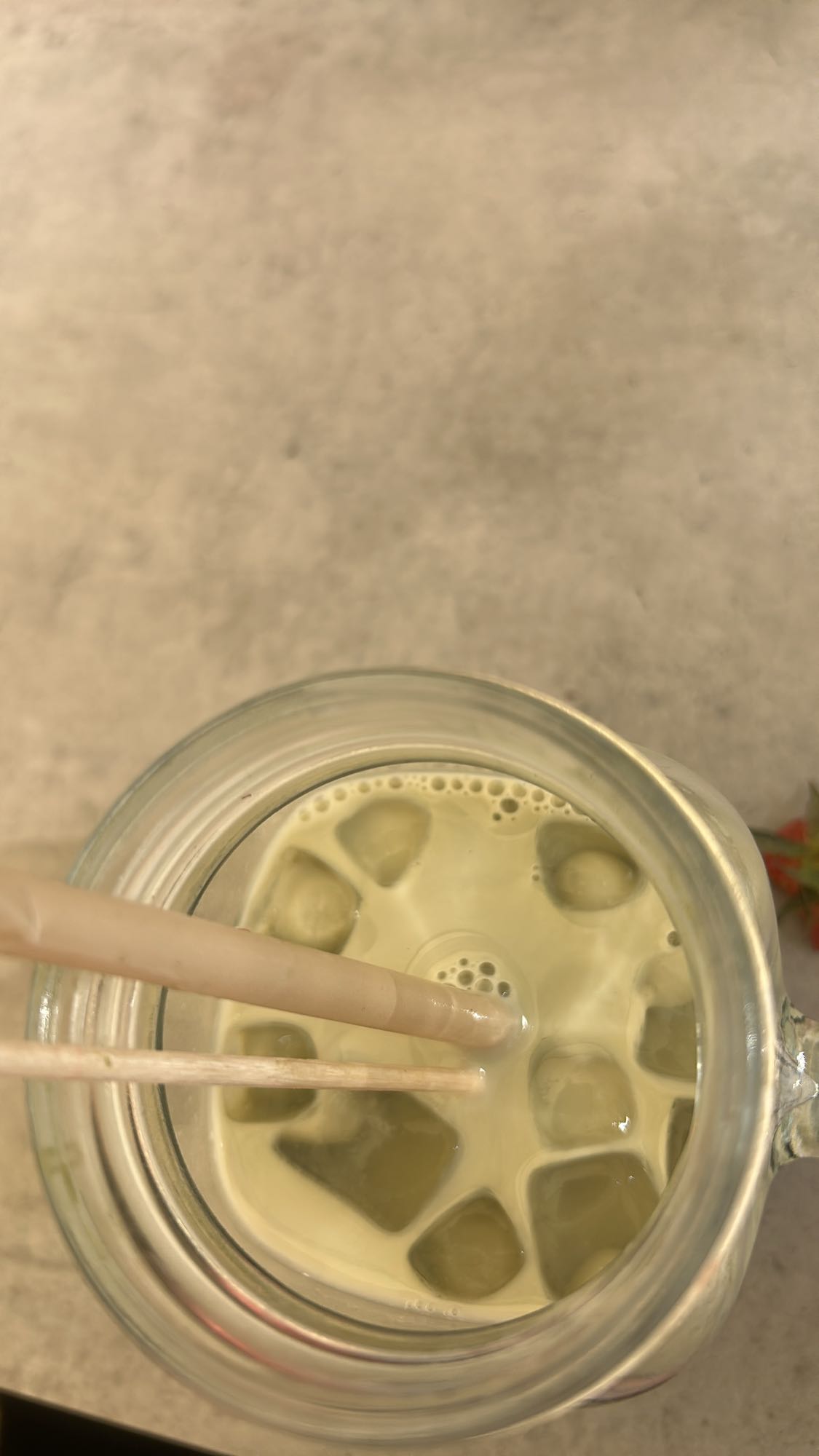 Eis-Matcha-Latte
