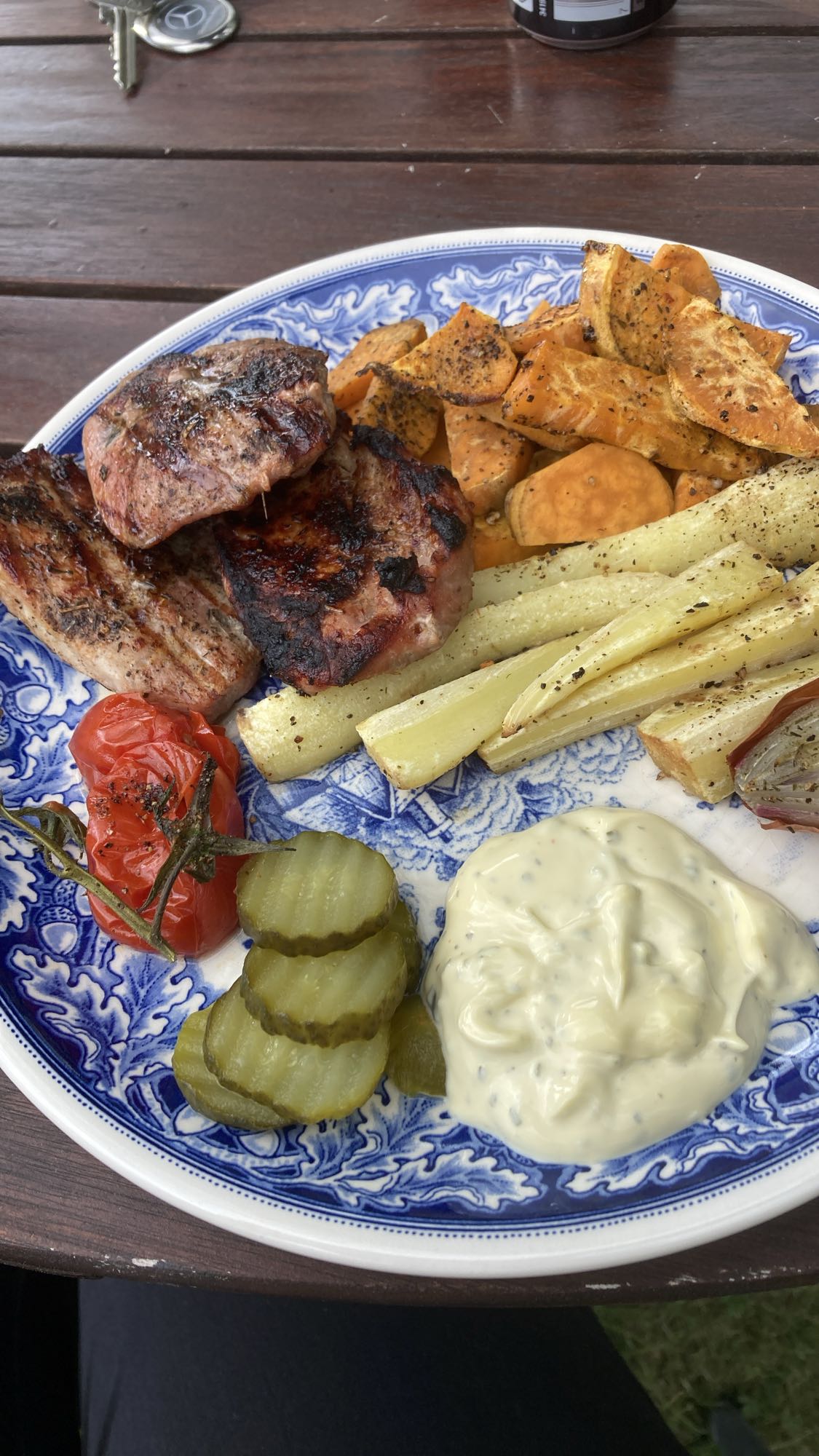 Grillat kött med grönsaker