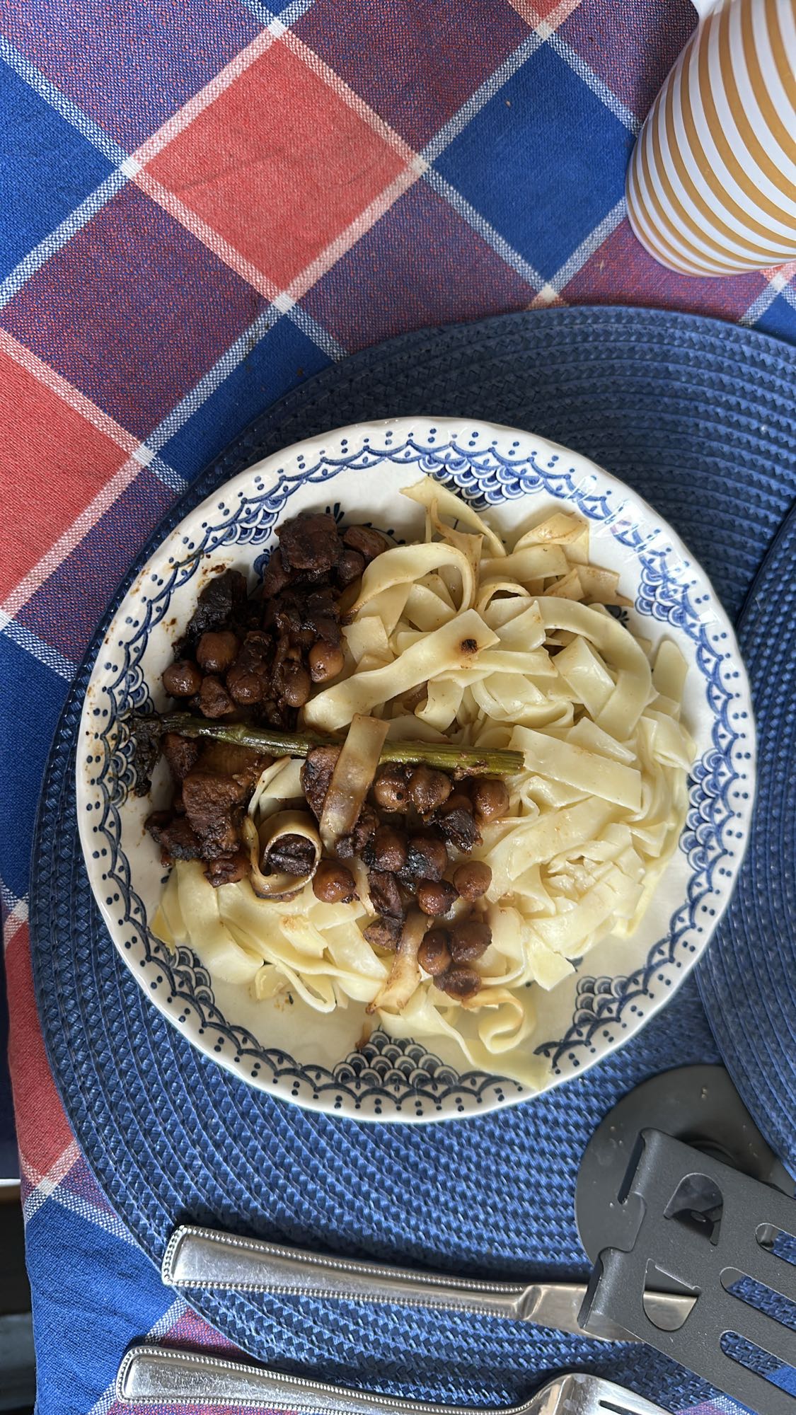 Pasta med kikärtsgryta