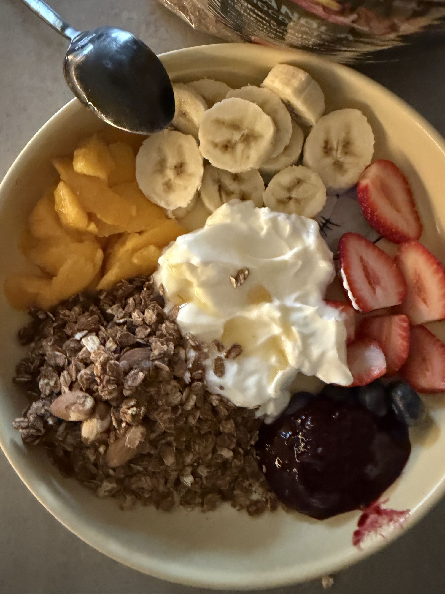bol de yogur con fruta