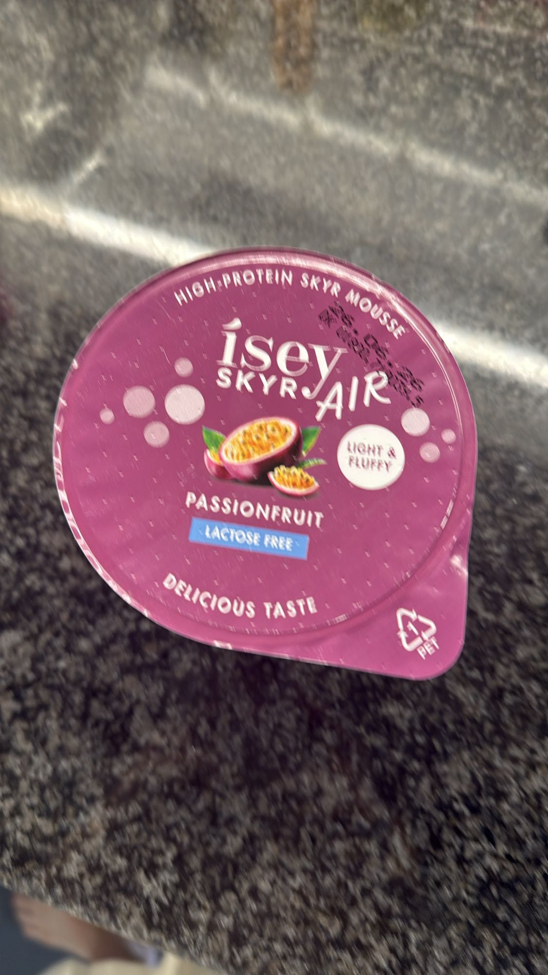 Skyrmousse passievrucht