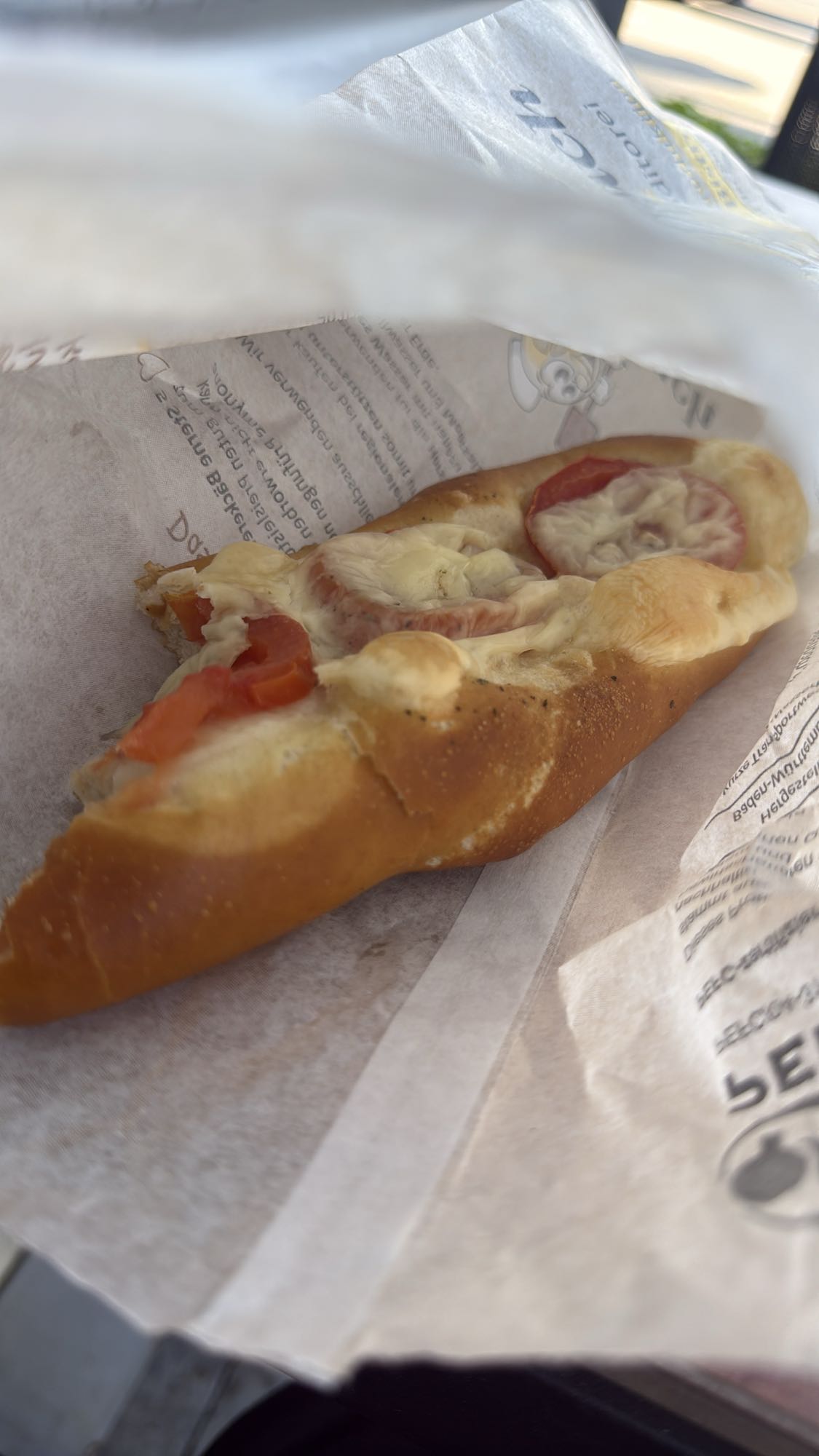 Käse-Tomaten-Baguette