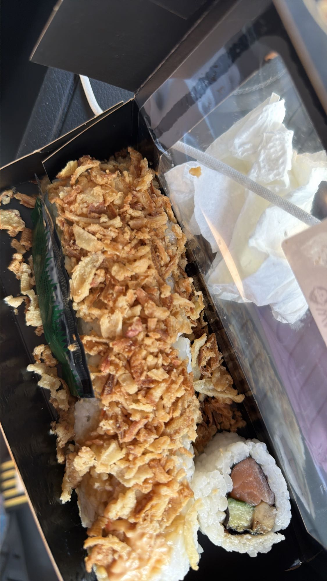 Sushi crocant cu somon
