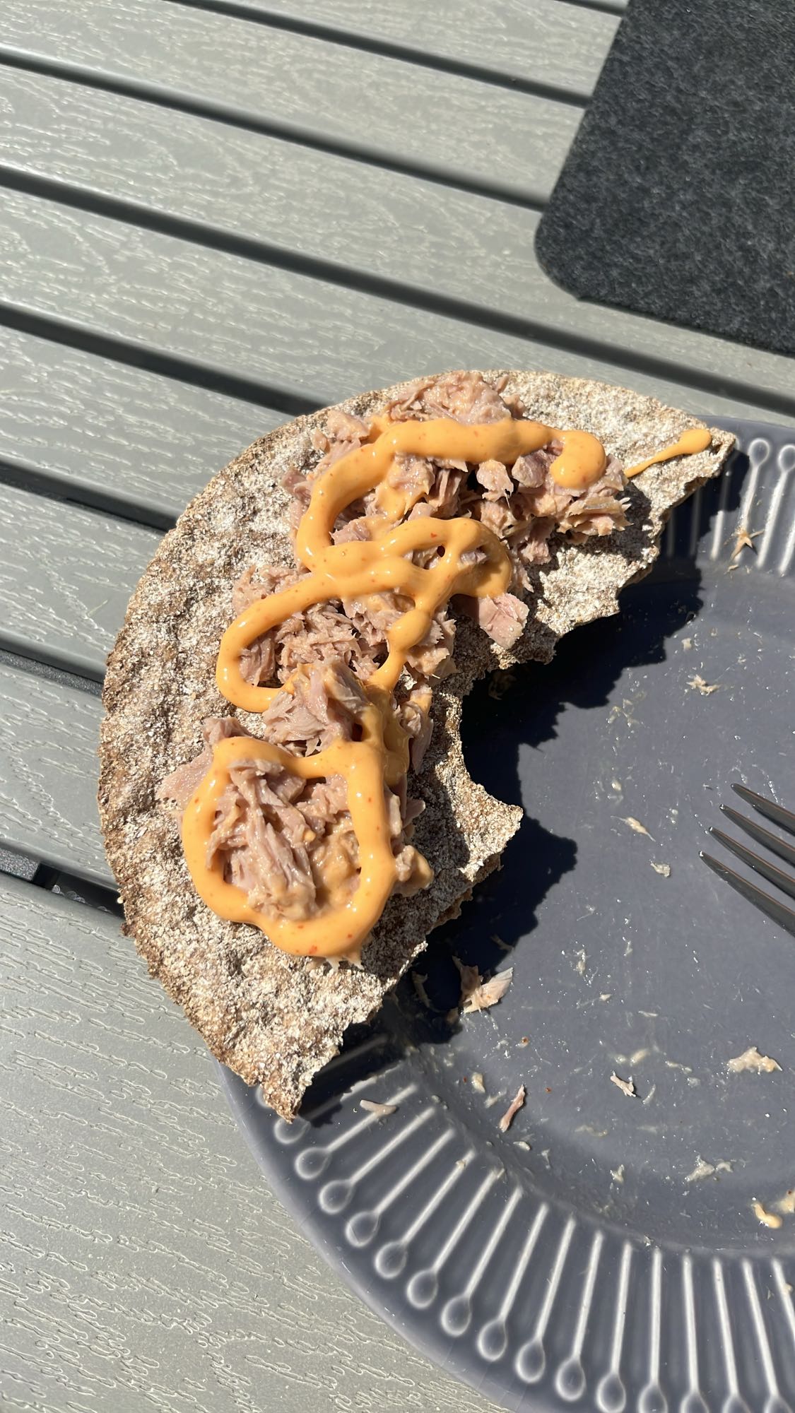 Knäckebröd med tonfisk