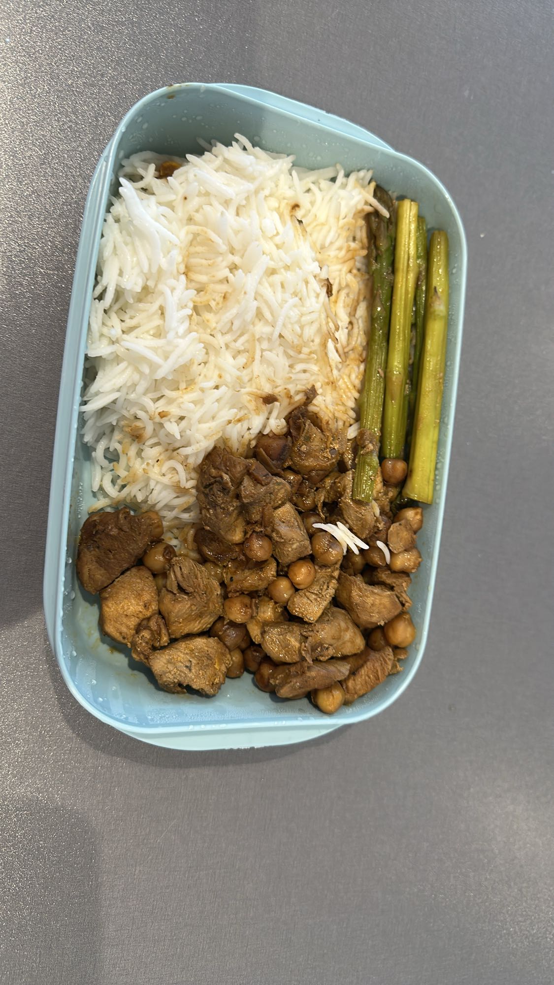 Ris med kött och kikärtor