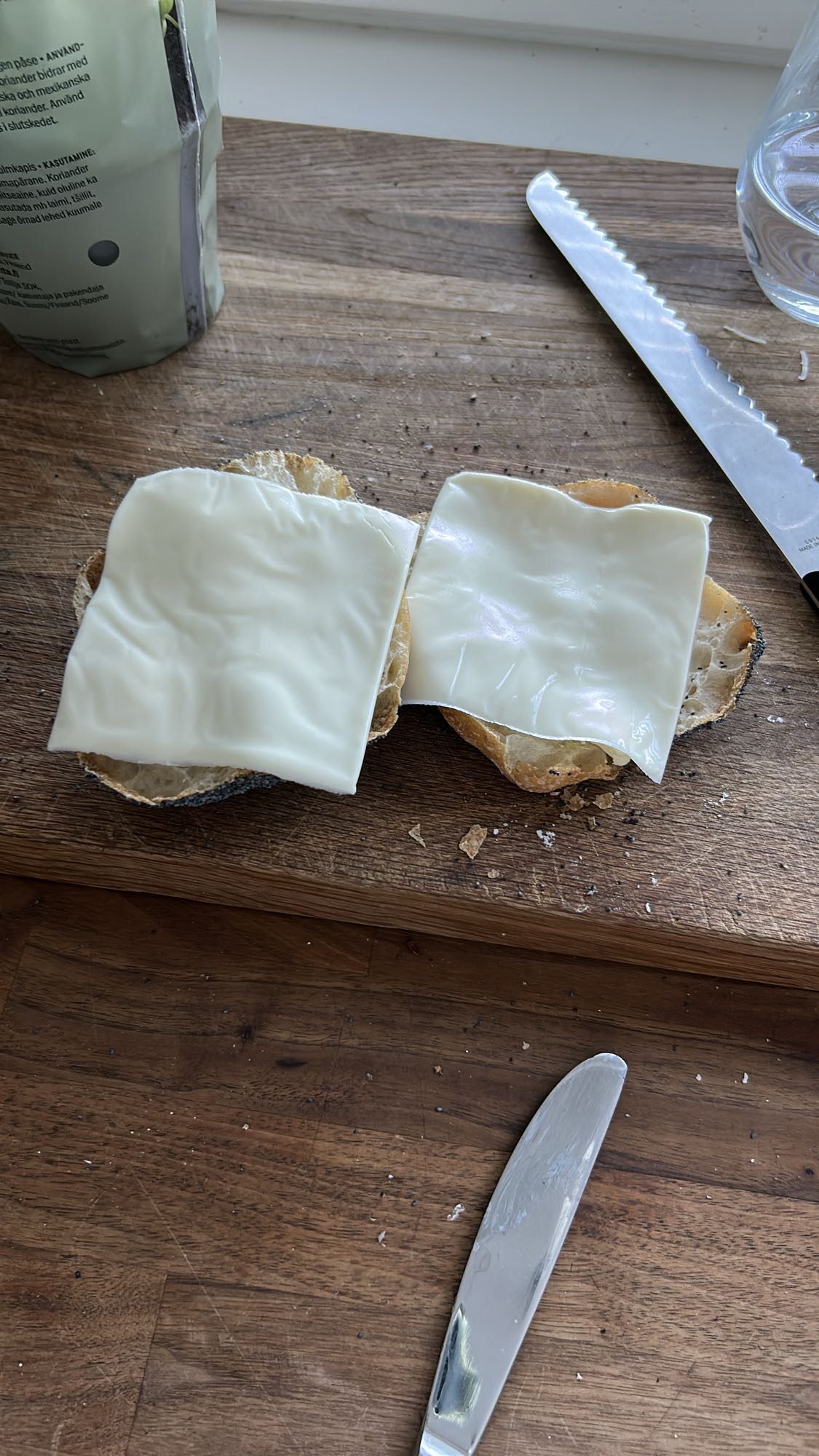 Bröd med ost