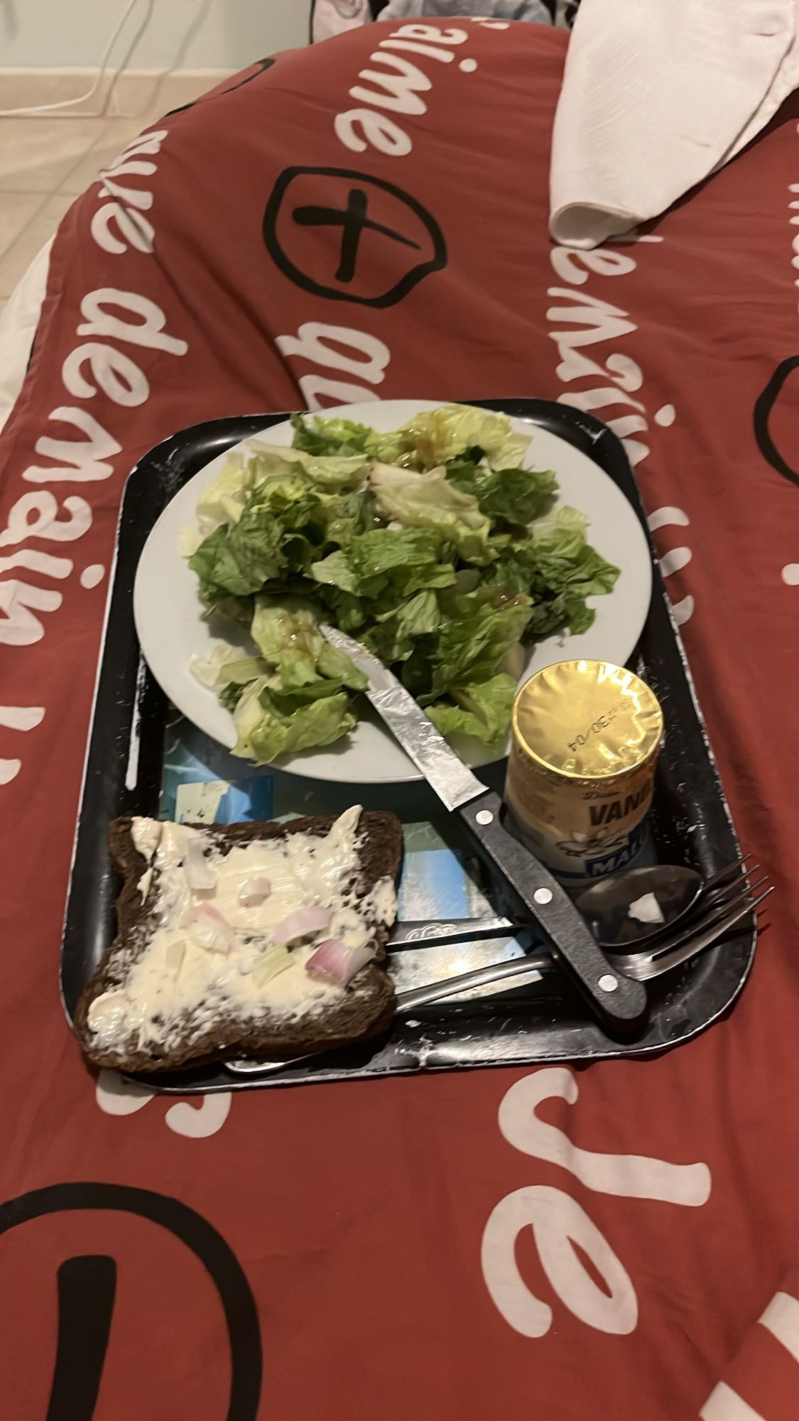 Tostada con ensalada