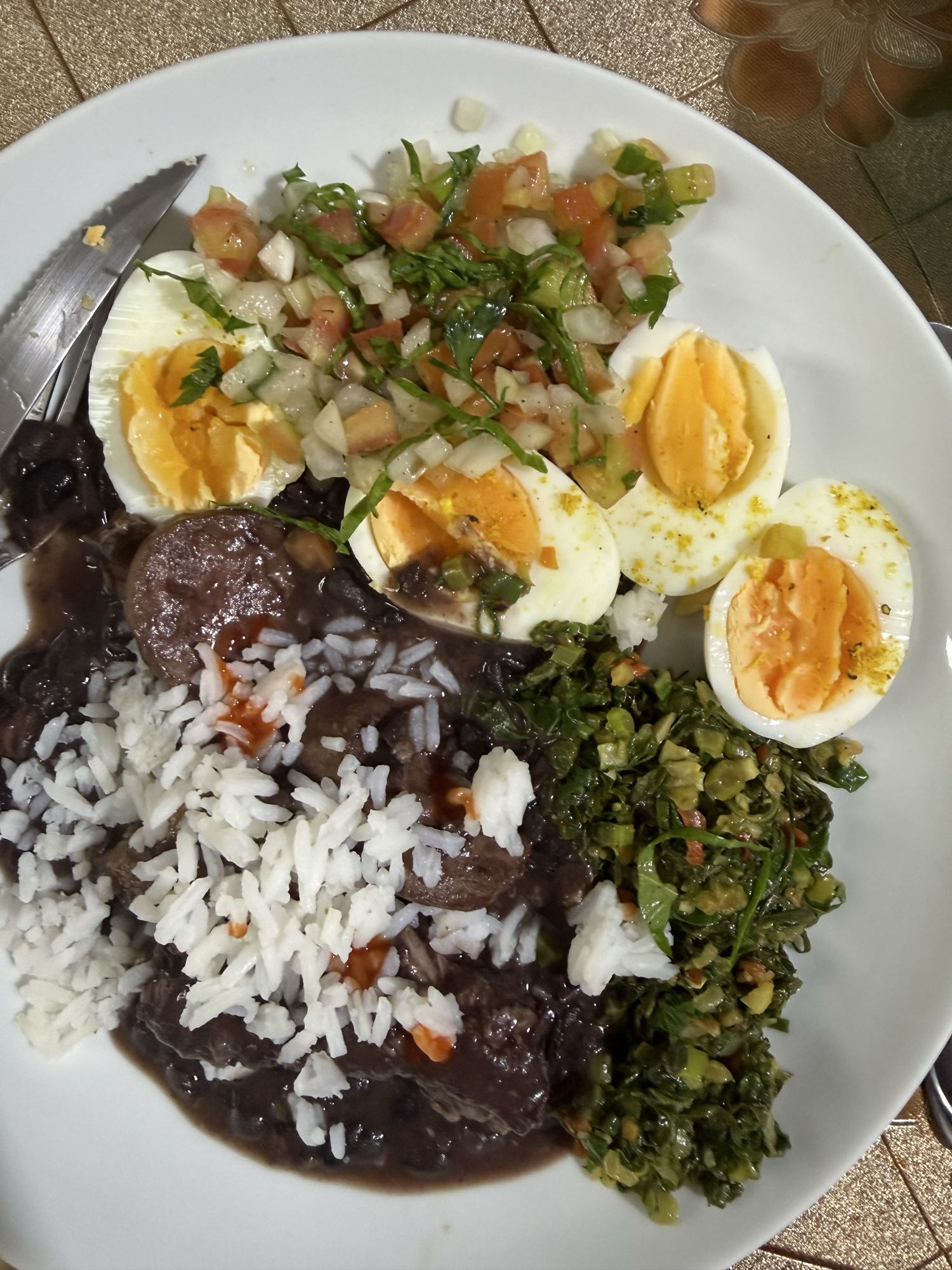 Prato com arroz e feijão