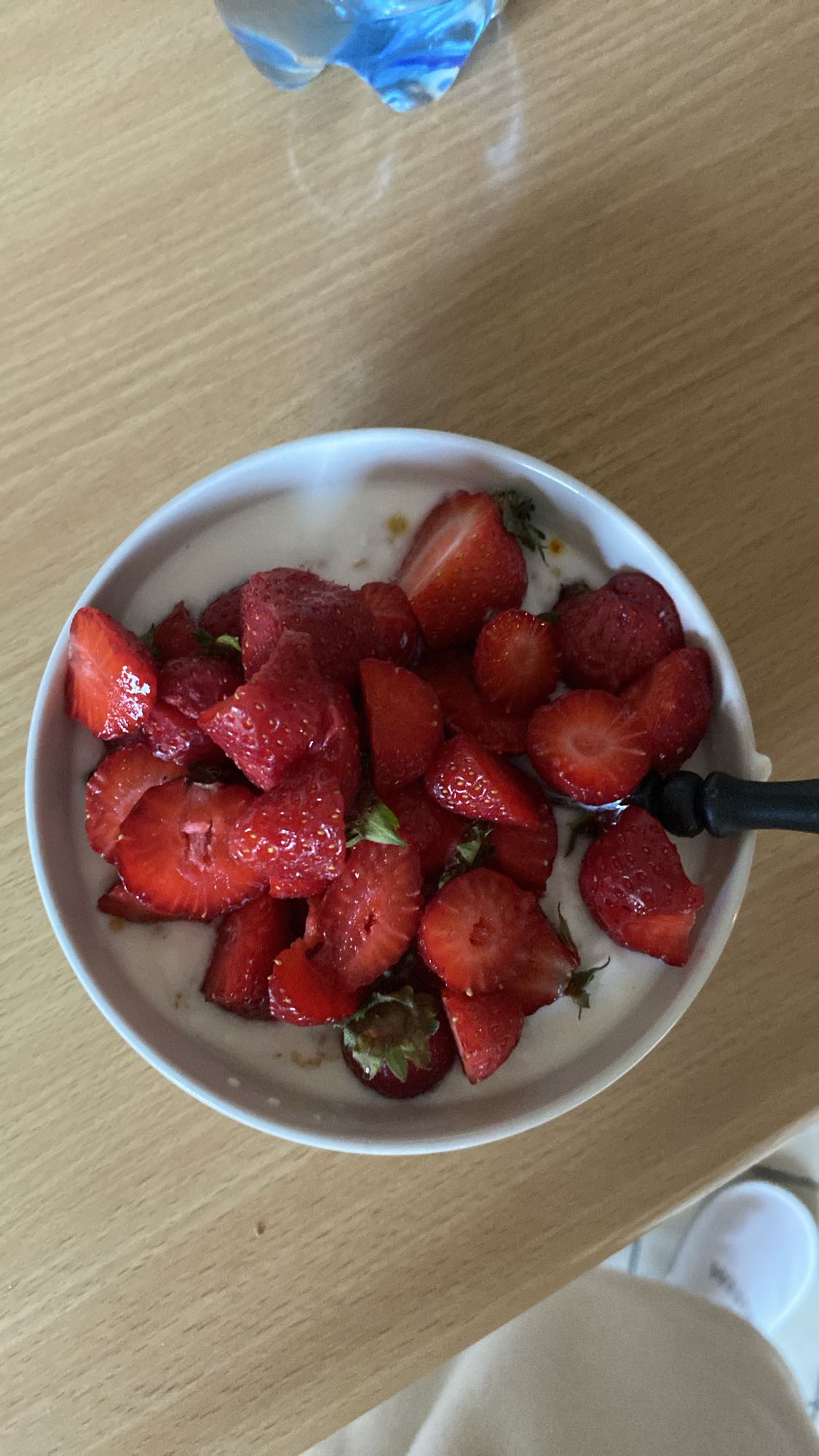 Jogurt z truskawkami