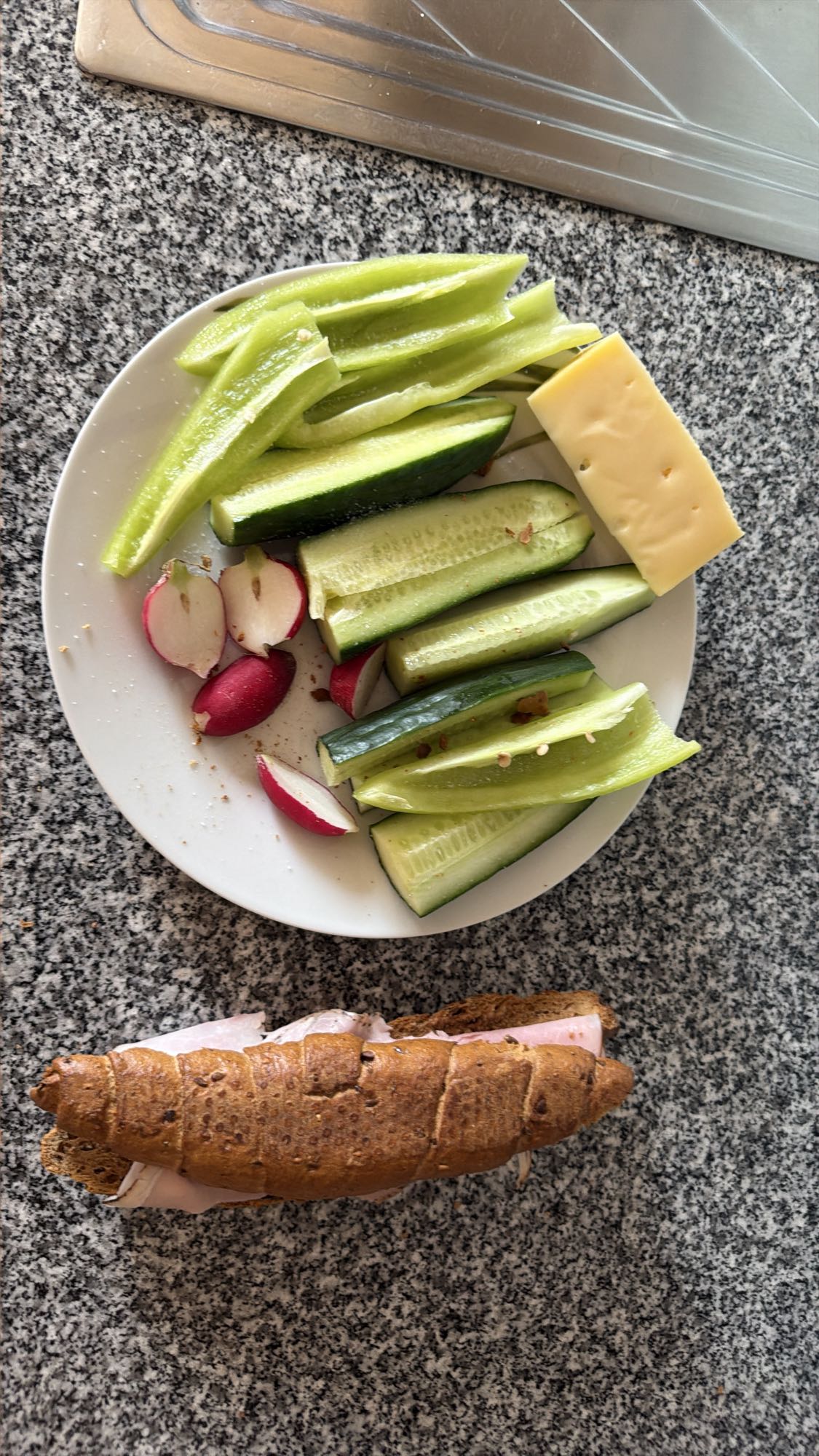 Vollkornsandwich mit Gemüse
