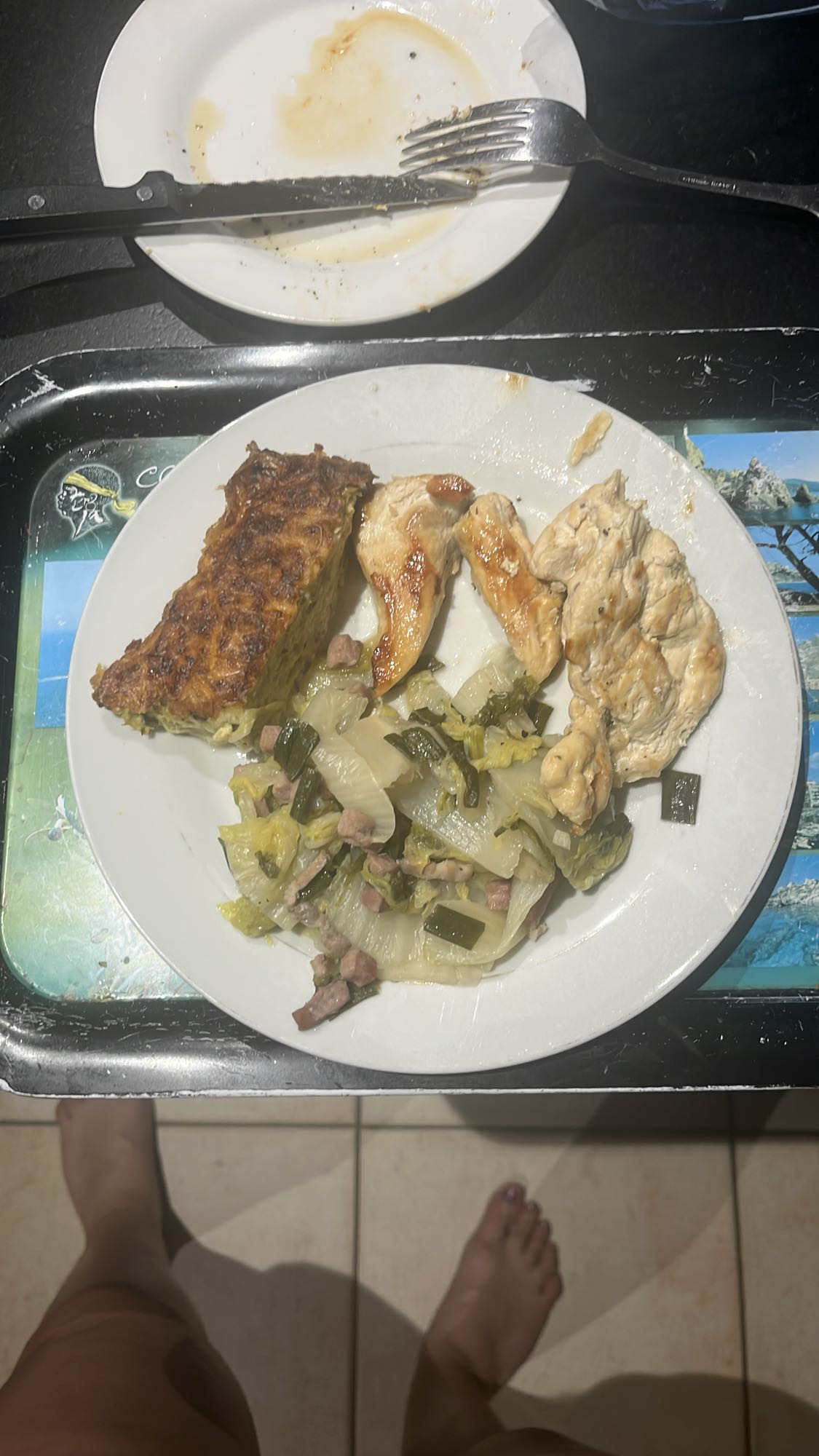 pollo con tortilla y col