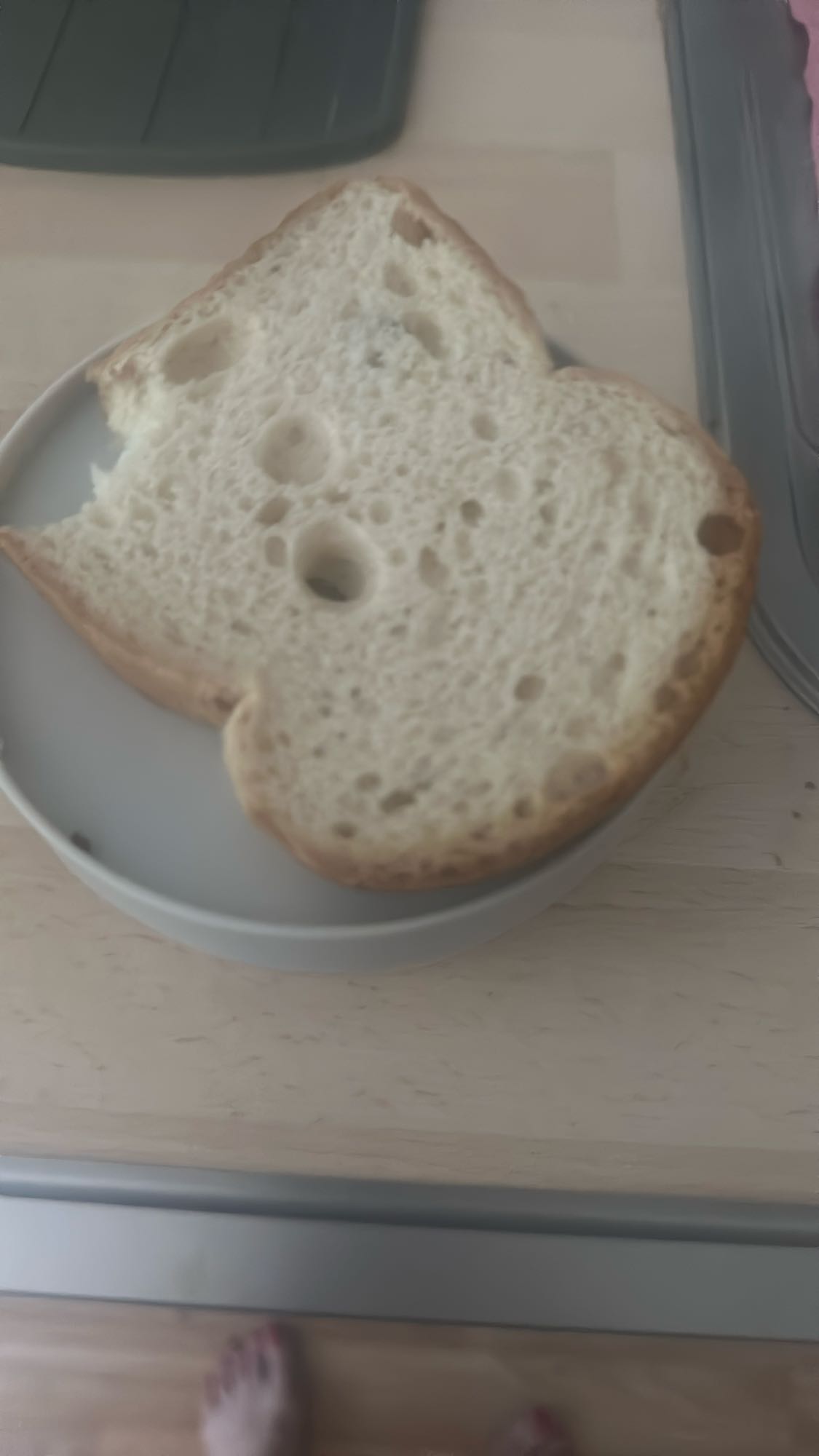 Beyaz ekmek dilimleri
