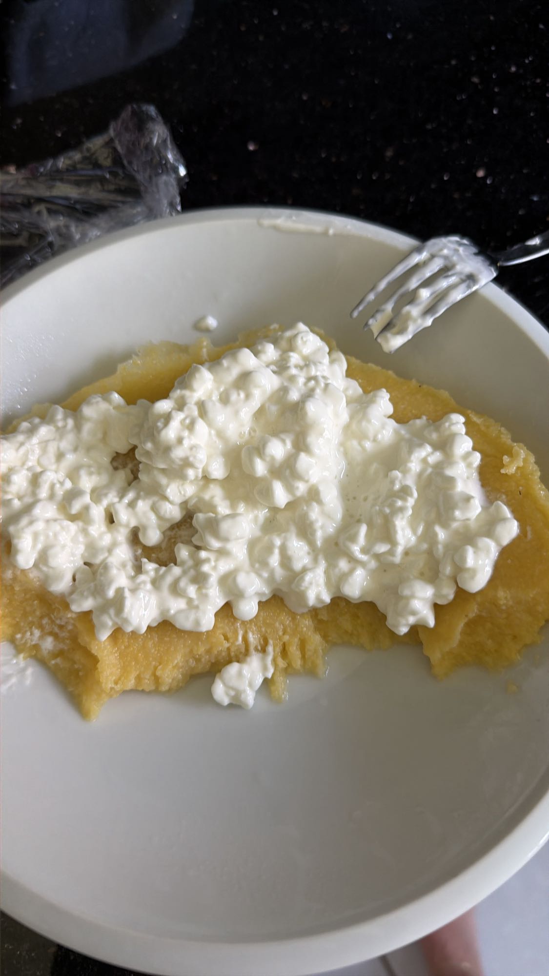 Polenta mit Hüttenkäse