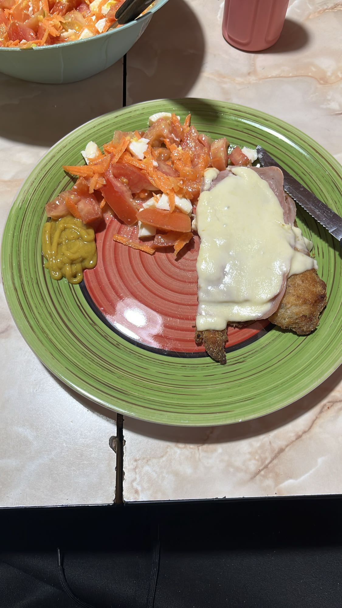 Milanesa con ensalada
