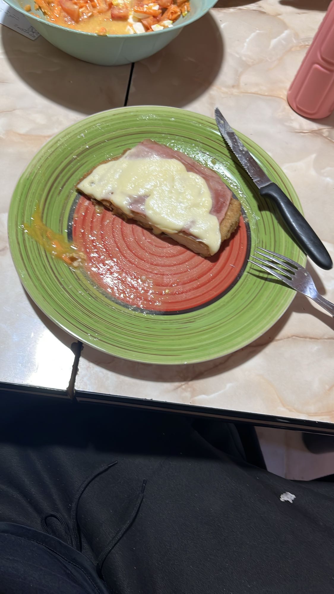 Media pechuga milanesa con jamón y queso