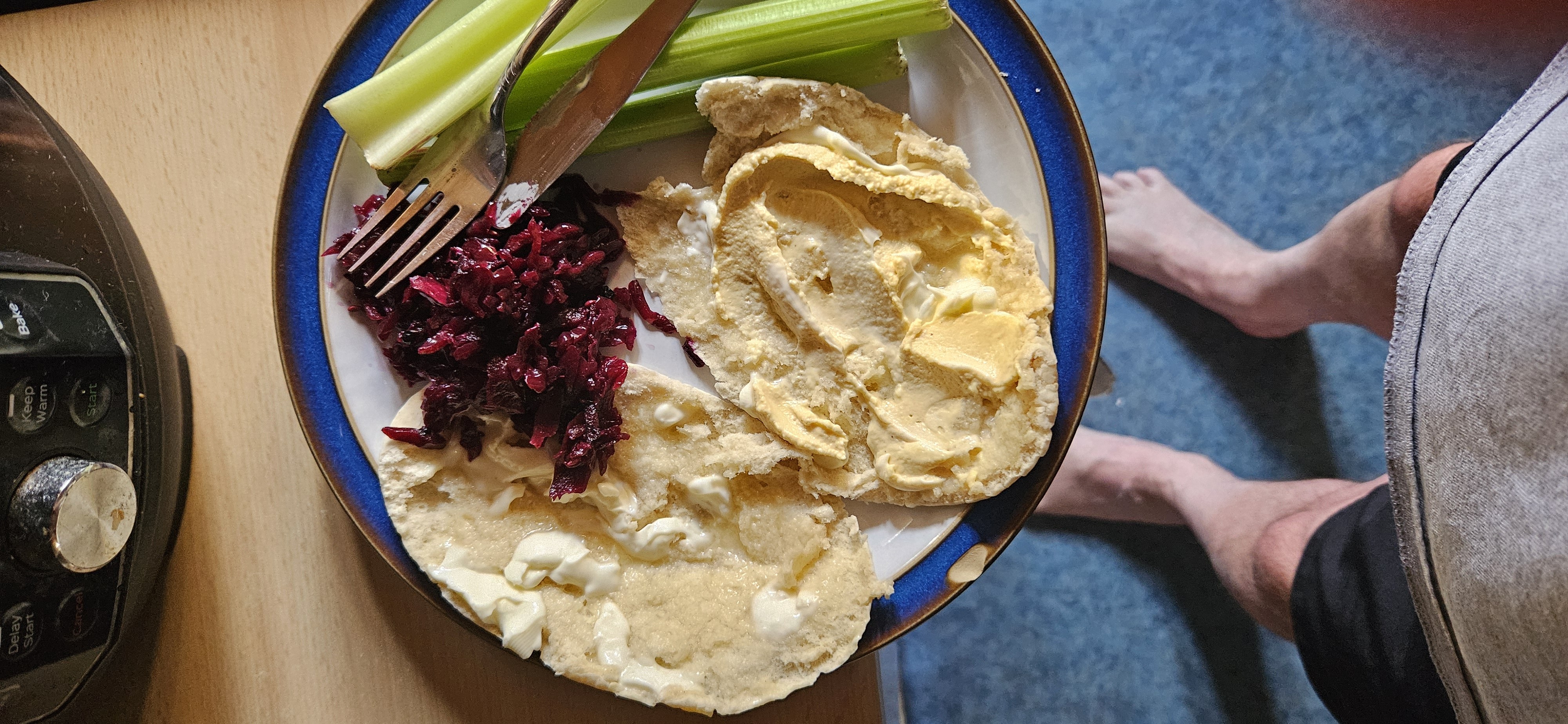 Pita with hummus