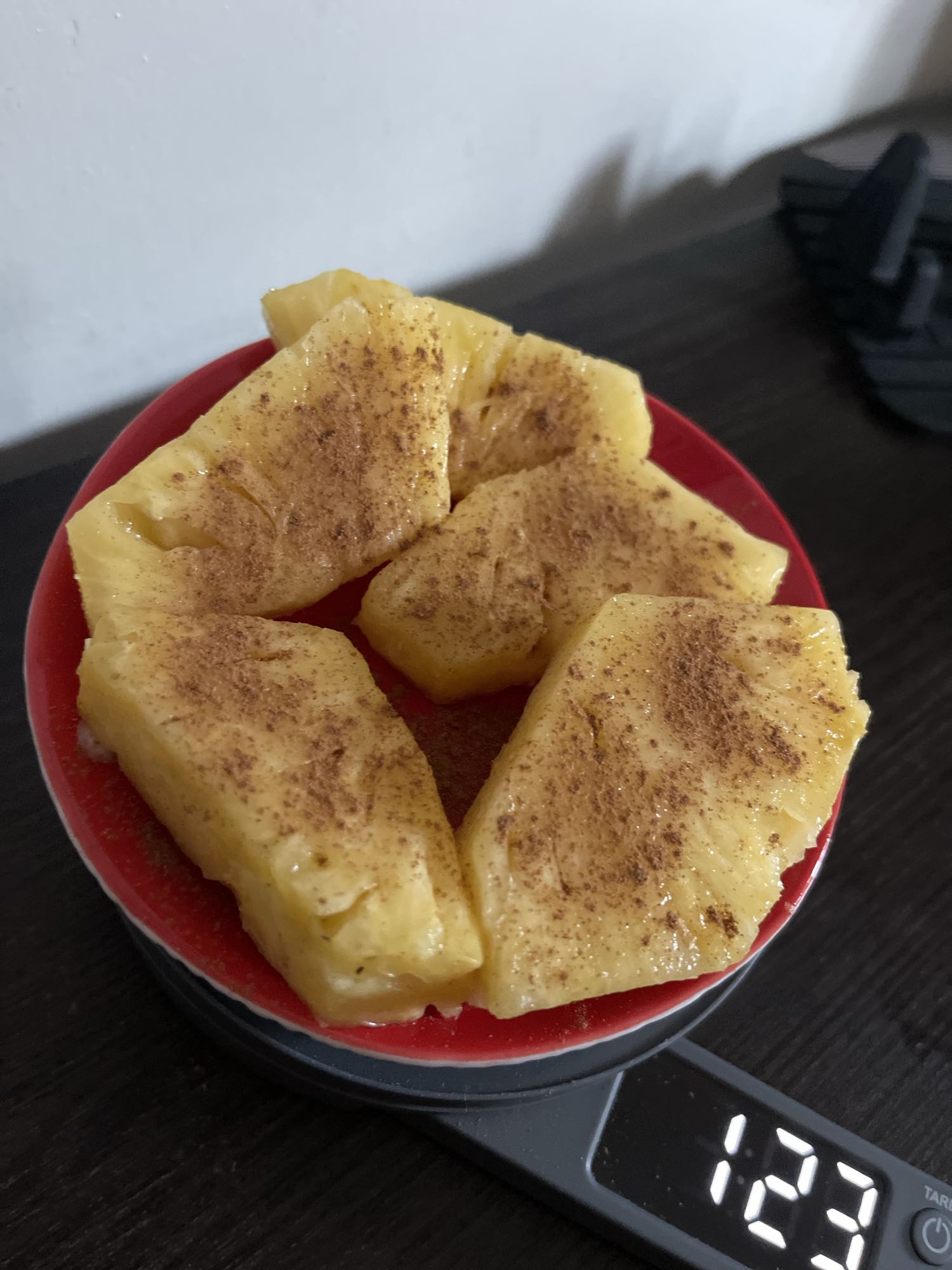 Ананас с корицей