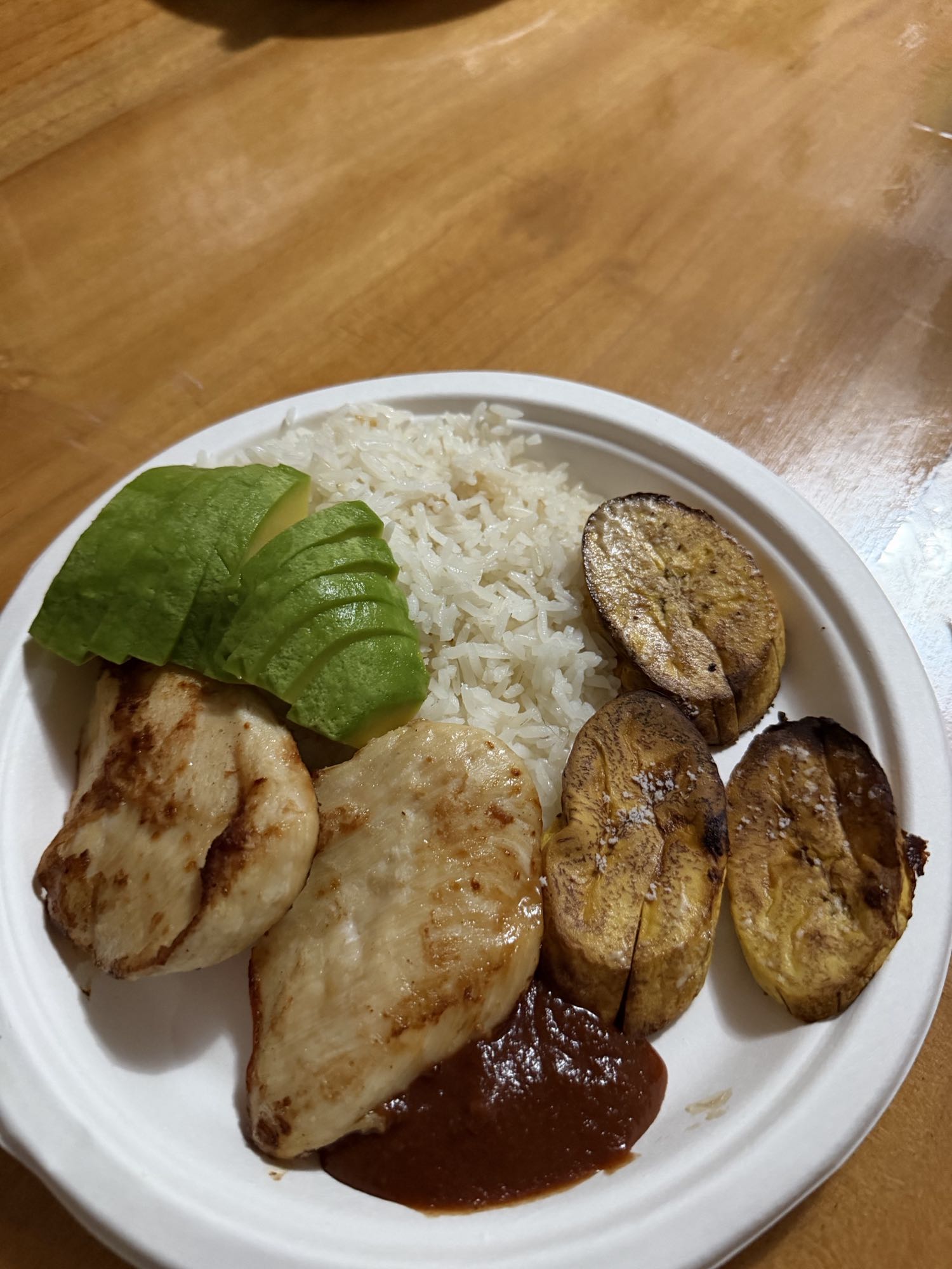 Pollo con arroz y plátano
