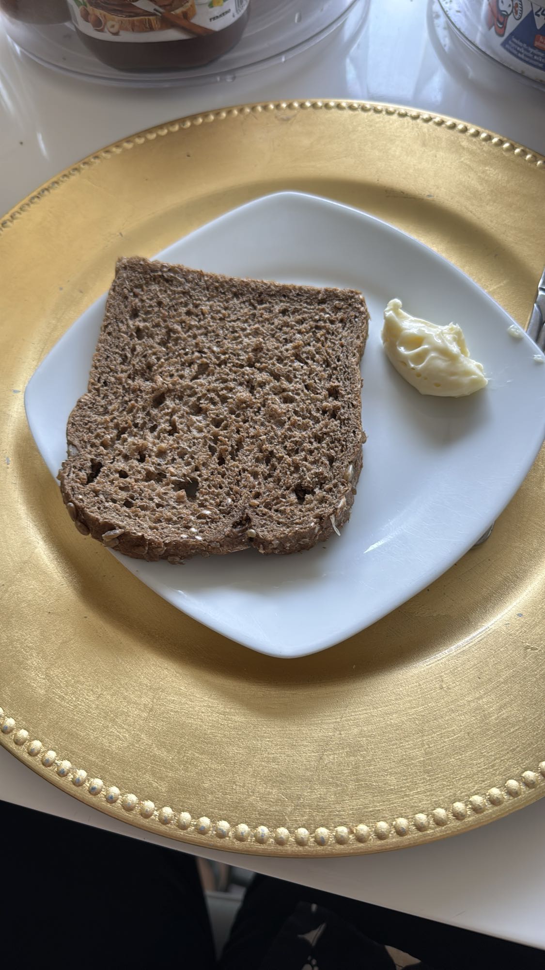 Volkorenbrood met boter