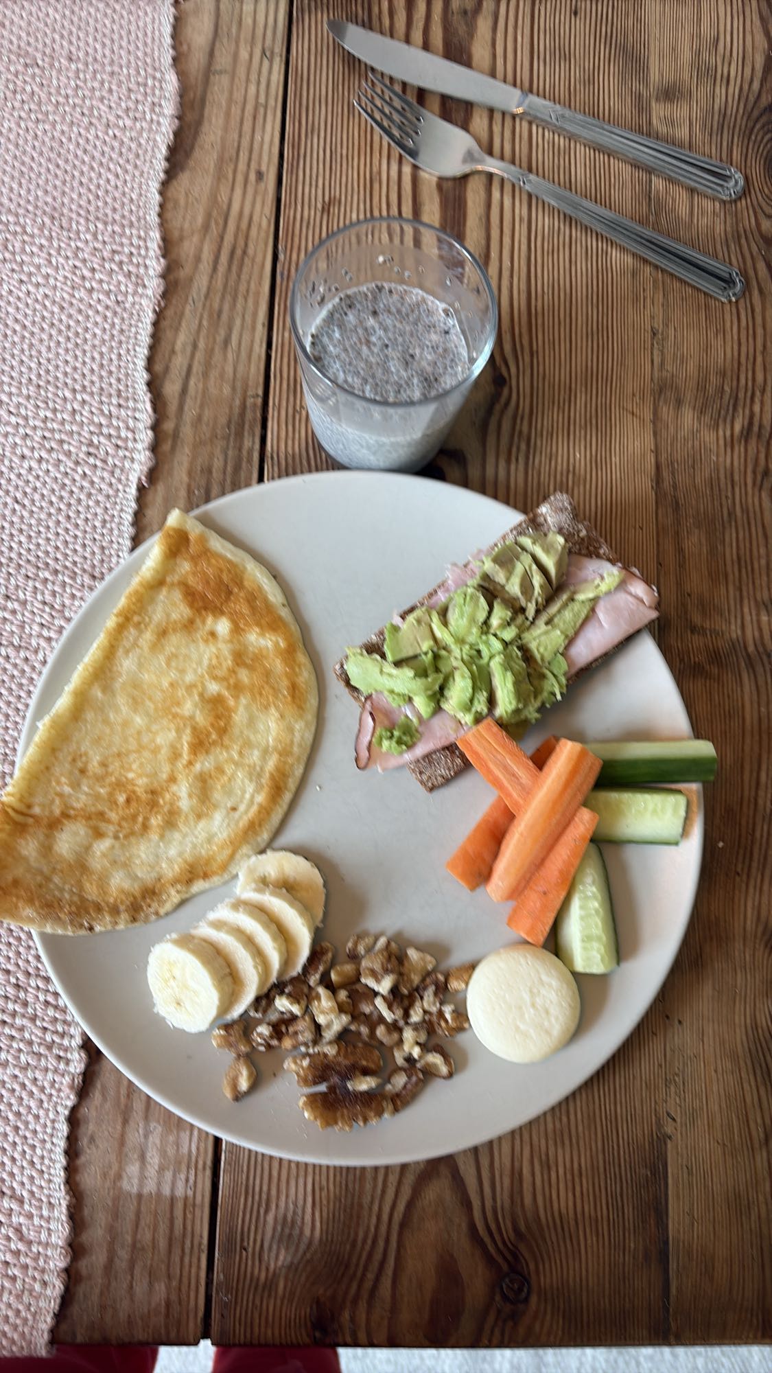 Proteinpannkaka med avokadomacka