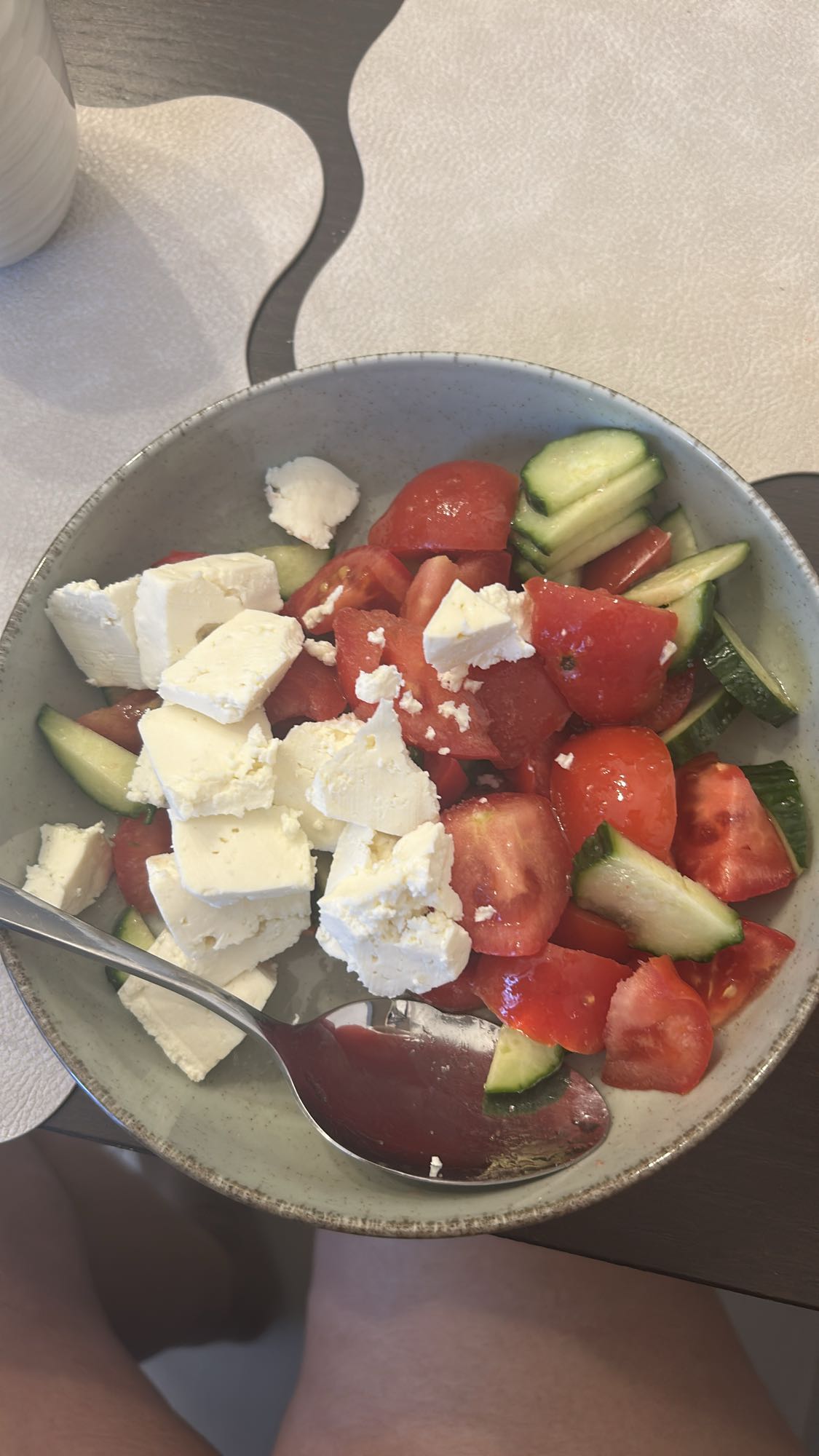 Salată cu brânză
