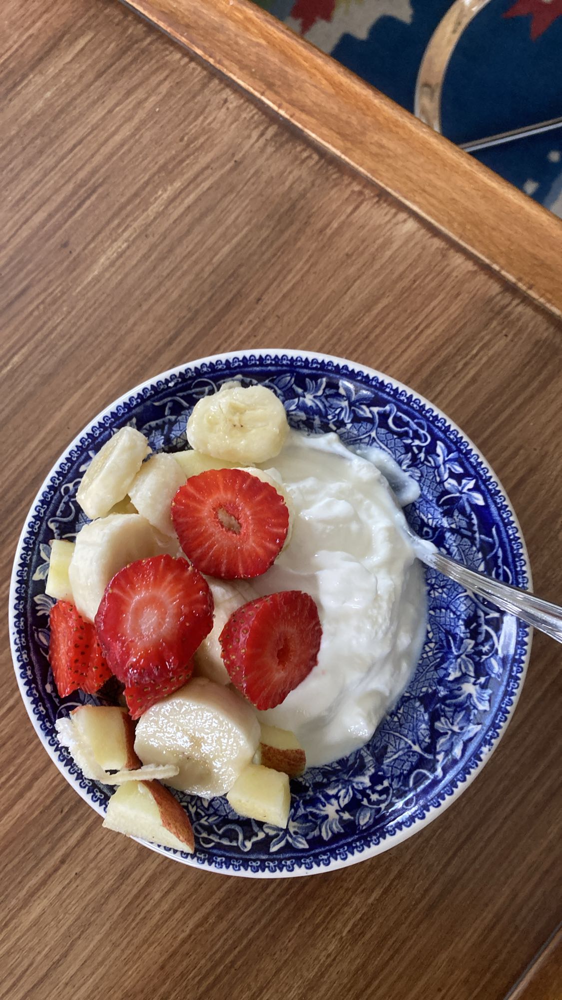 Yoghurt med frukt