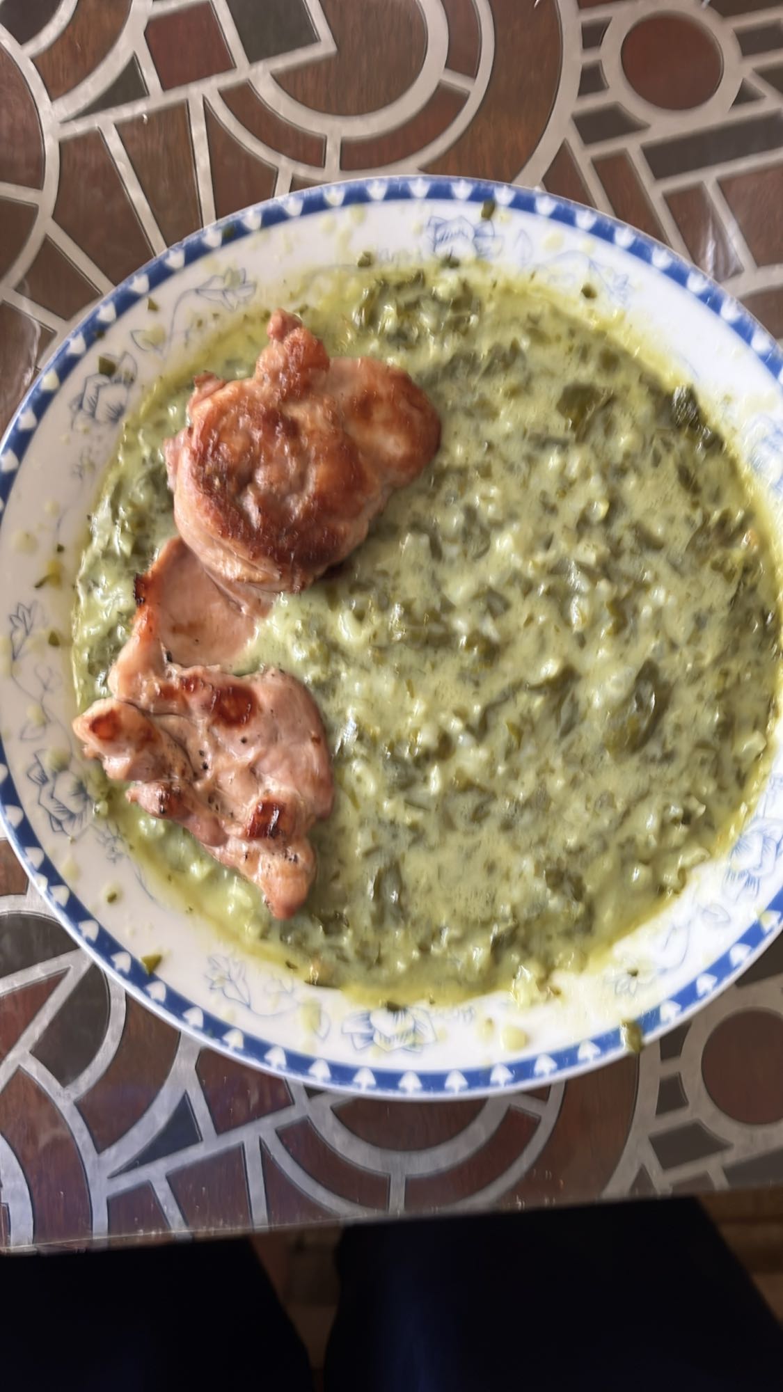 Пиле с кремав грах