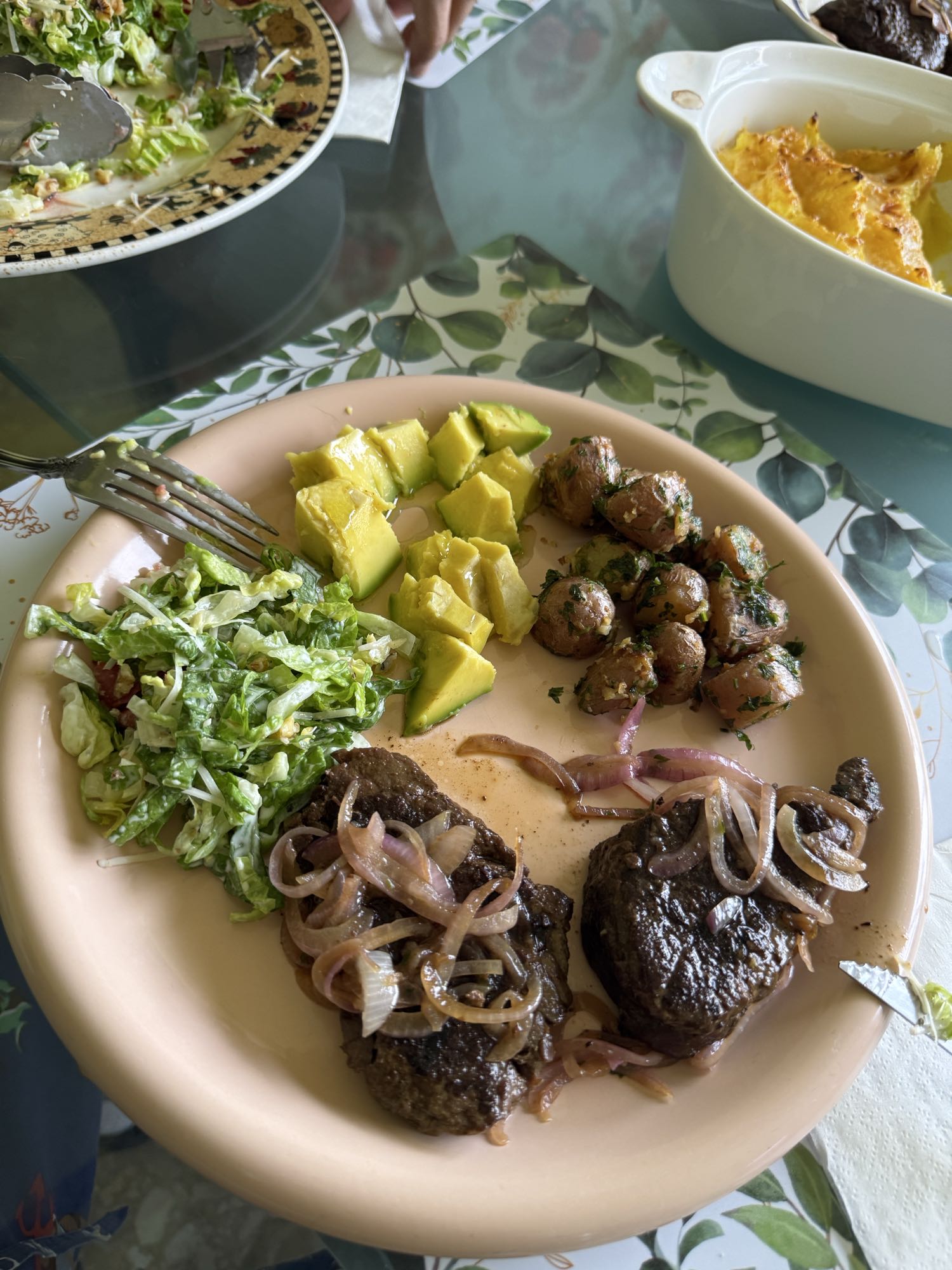 Carne con aguacate