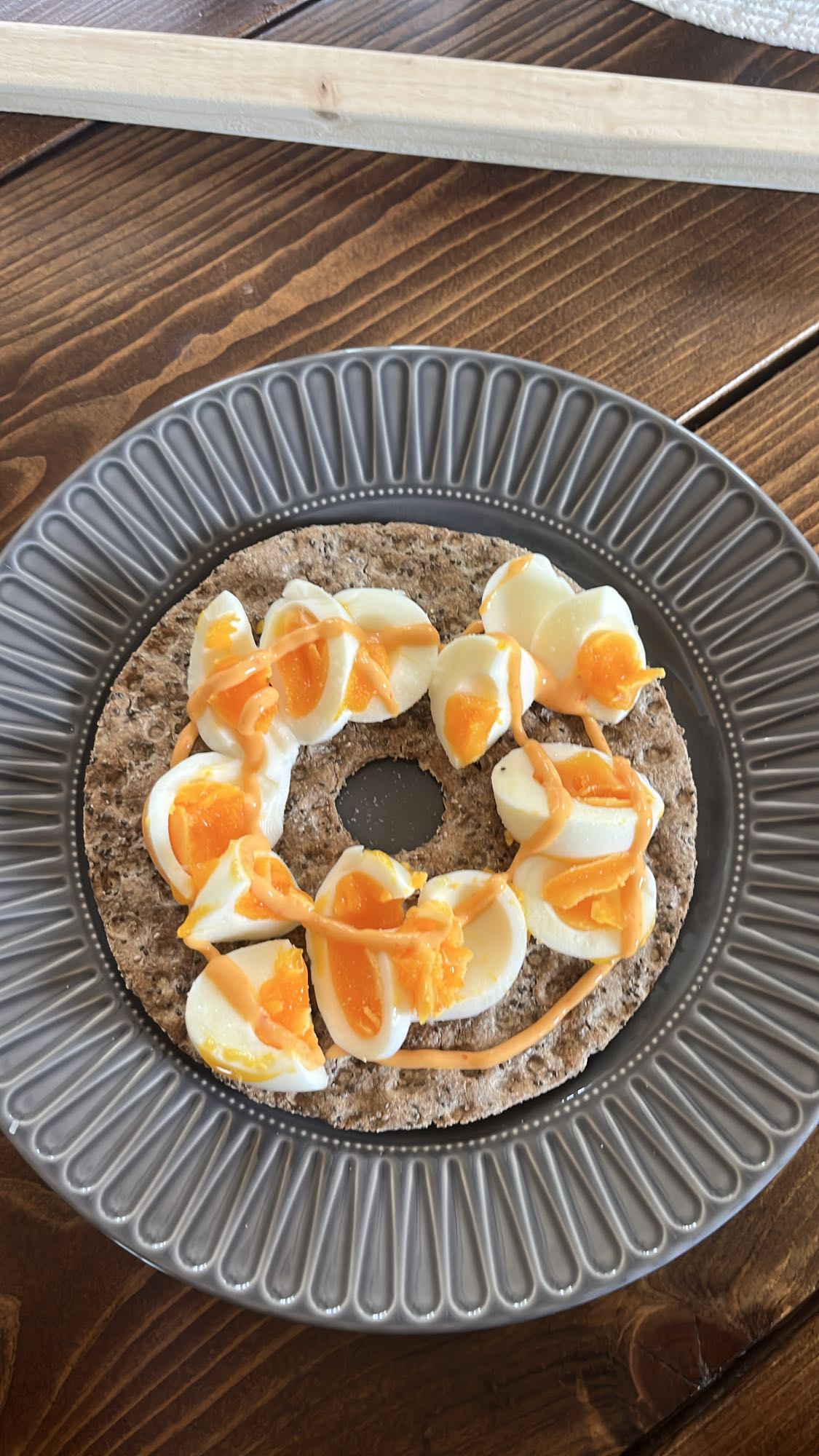 Knäckebröd med ägg