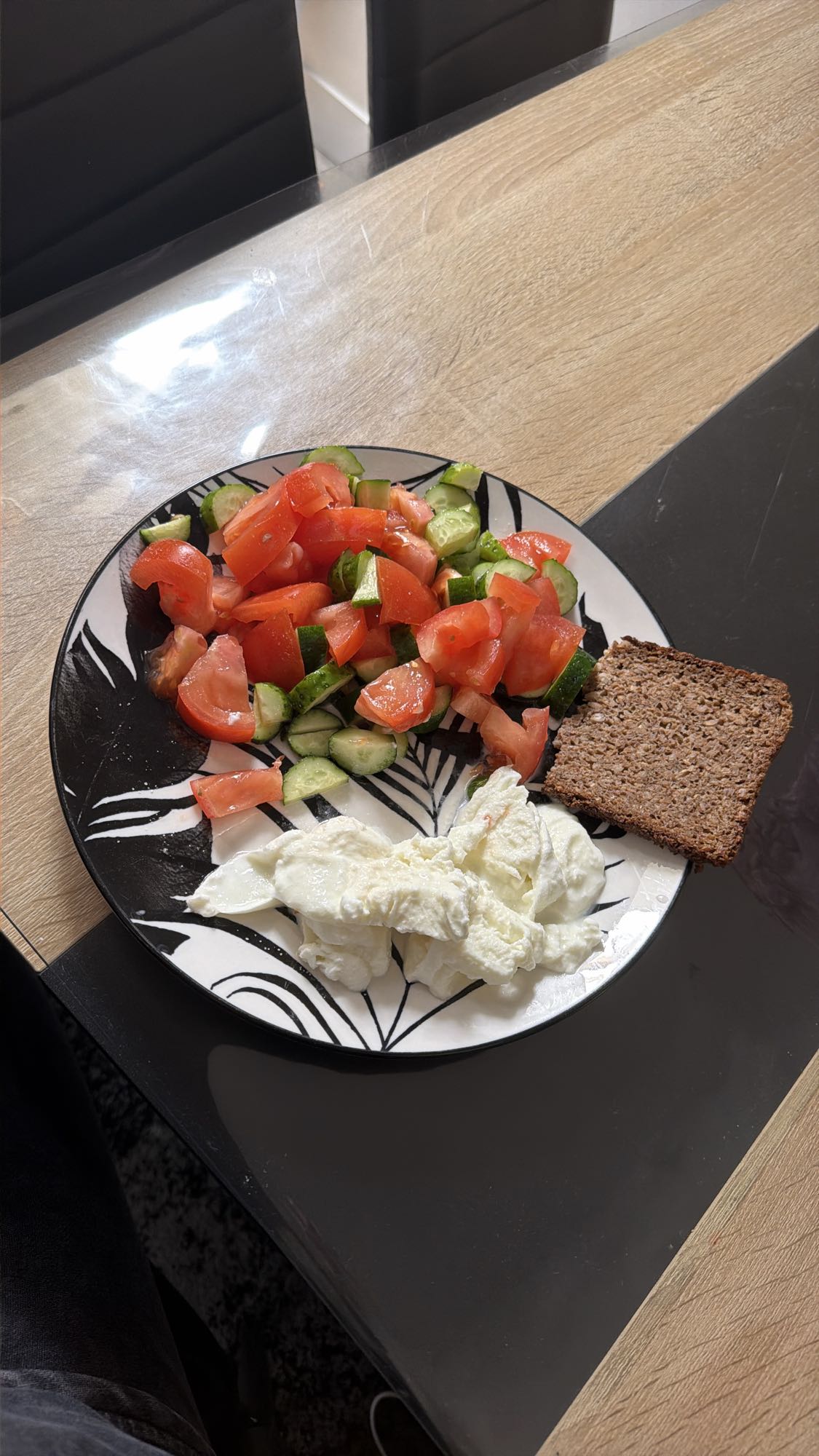 Salata cu branza si paine