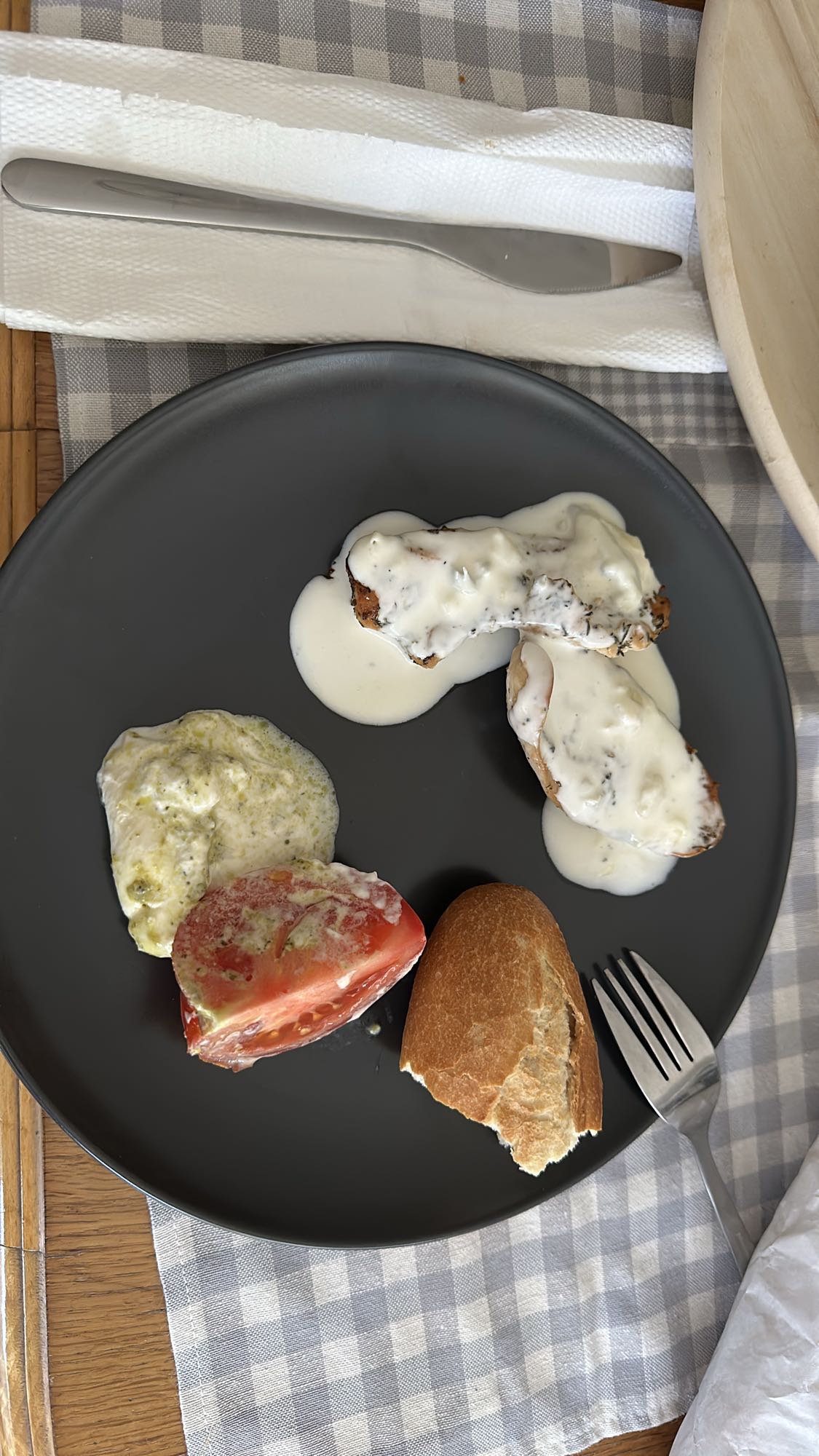 Chicken with sauce plate