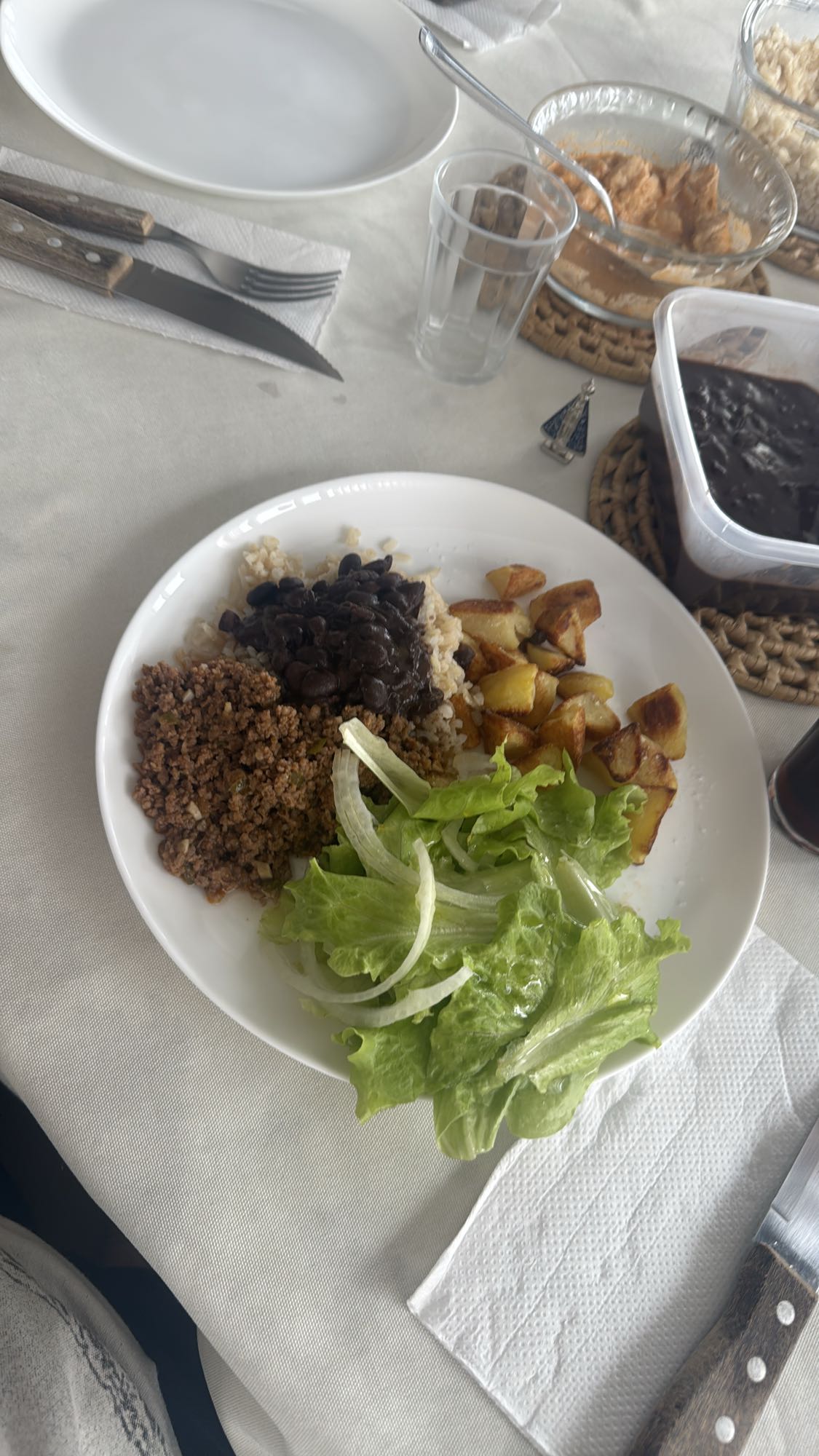 Prato com arroz e feijão