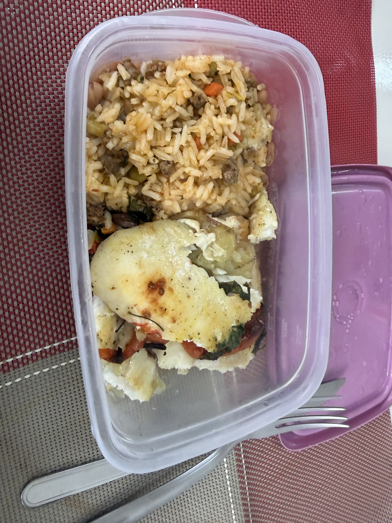 Arroz com peixe assado