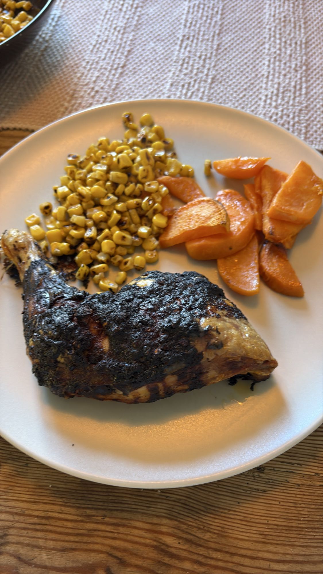 Grillad kyckling med majs och sötpotatis