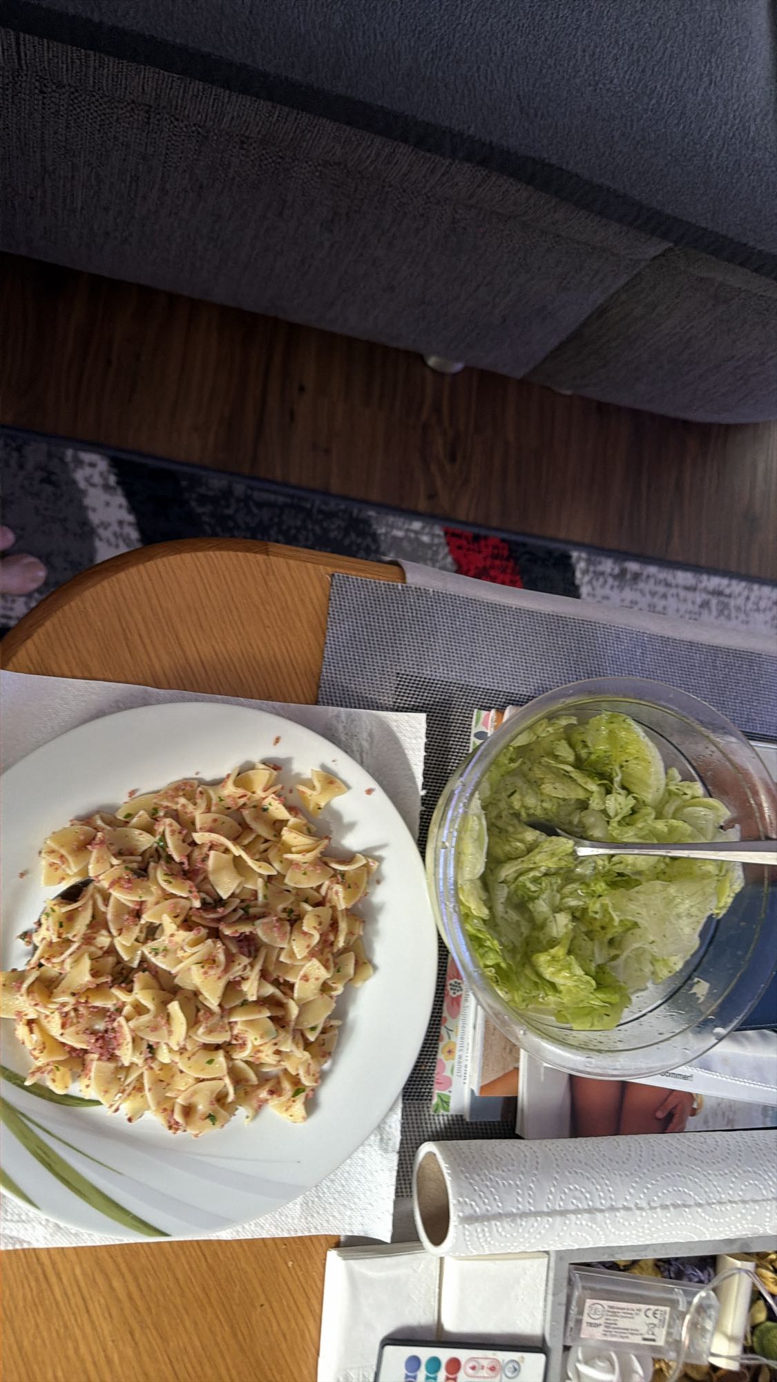 Nudeln mit Salat