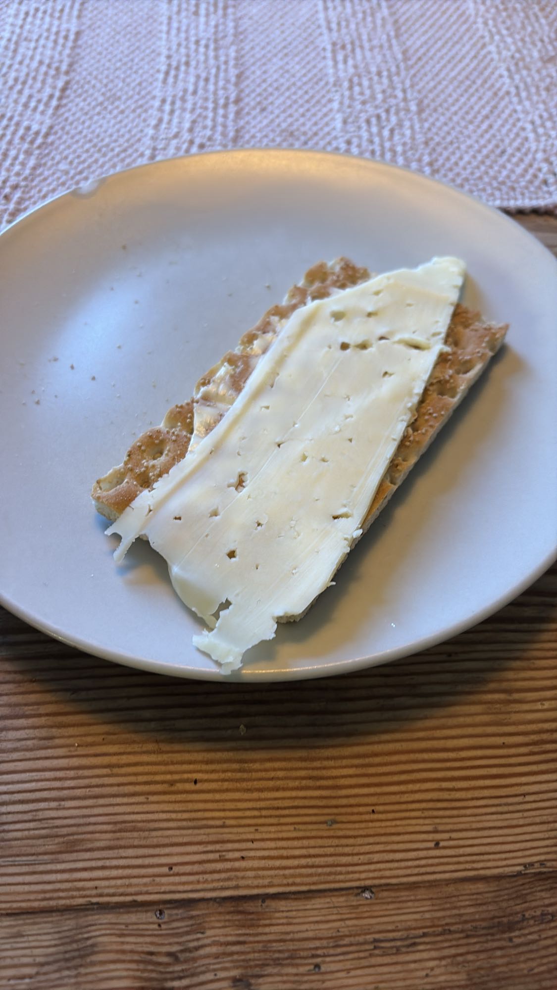 Knäcke med ost