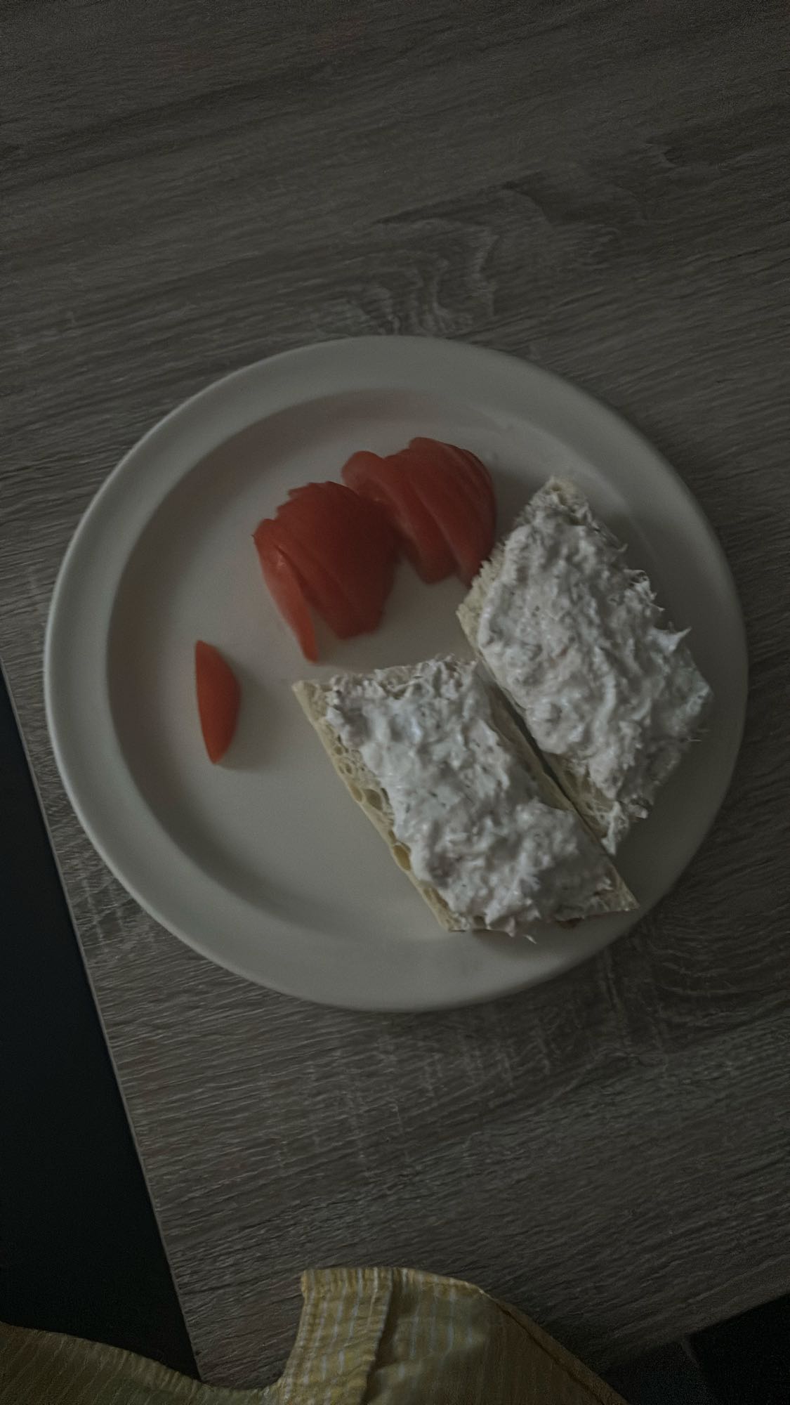 Tartine au thon, skyr et moutarde