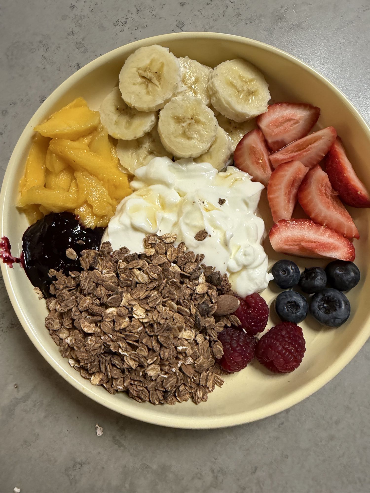 bol de yogur con frutas