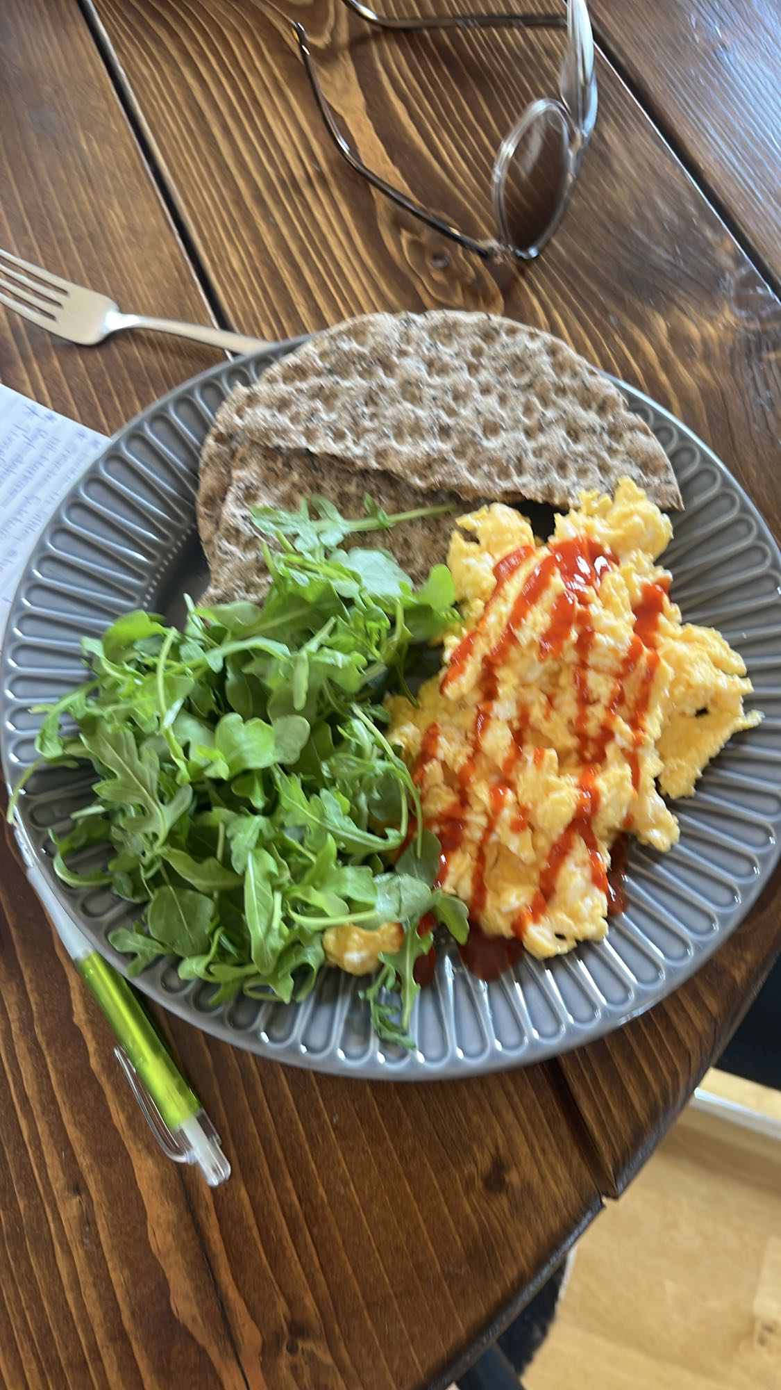Äggröra med rågbröd