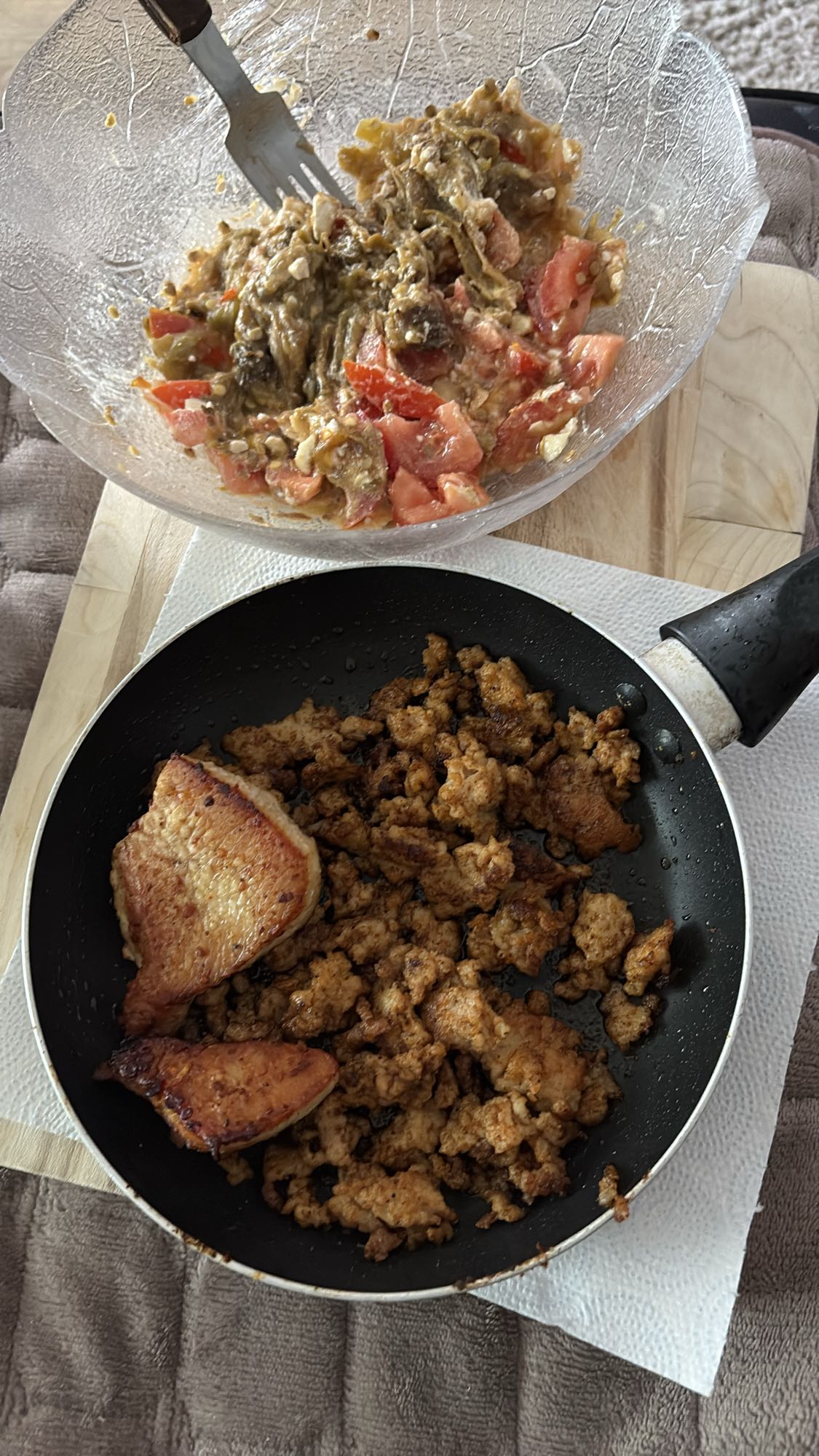Stekt kylling med salat