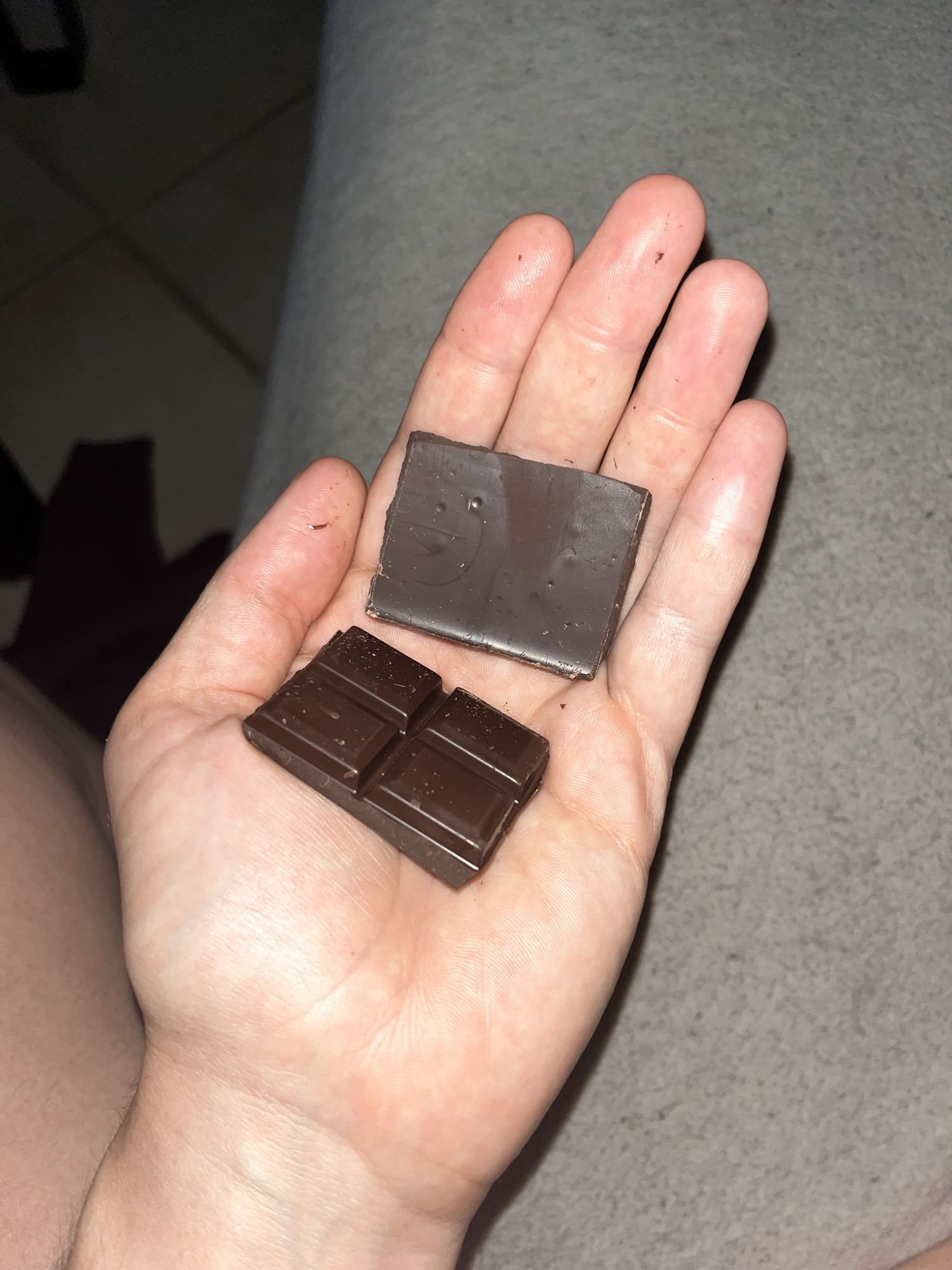 Carrés de chocolat noir