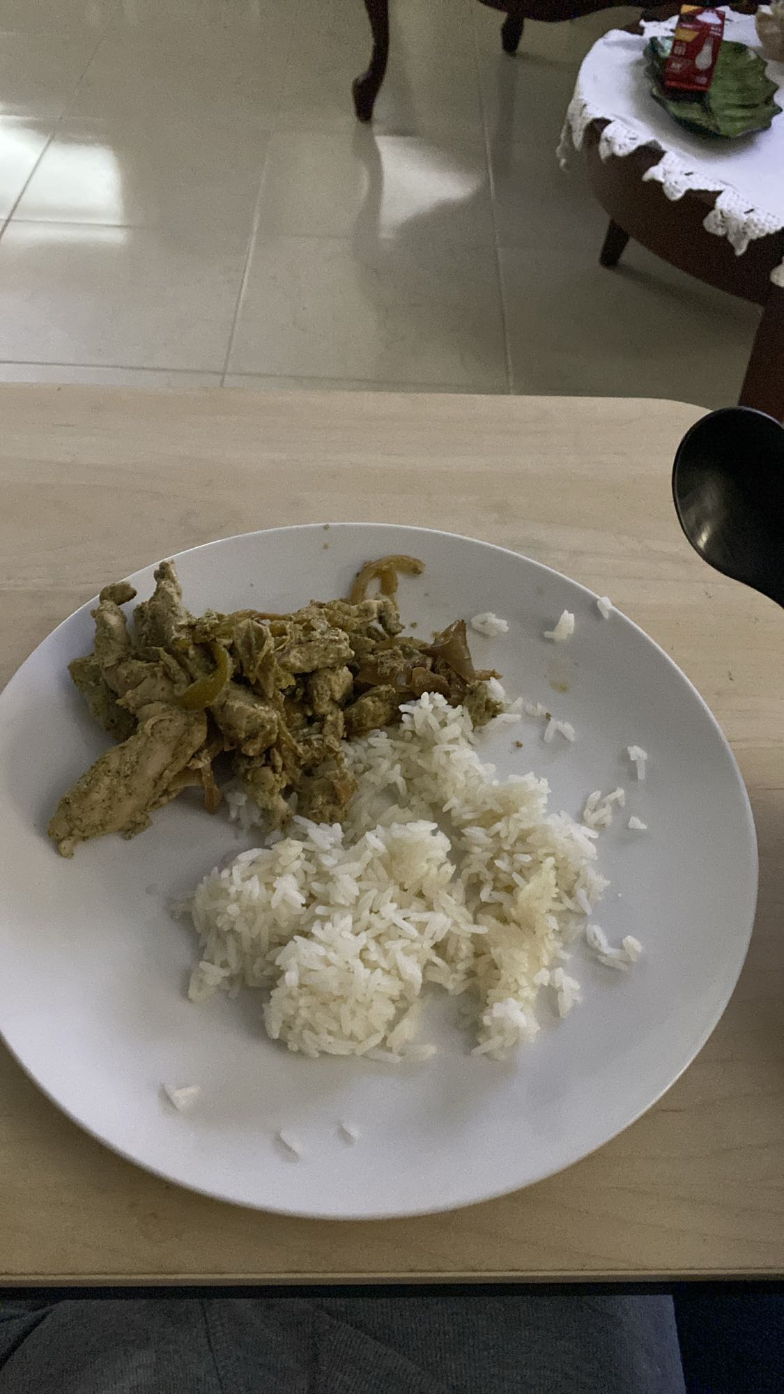 Arroz con pollo salteado